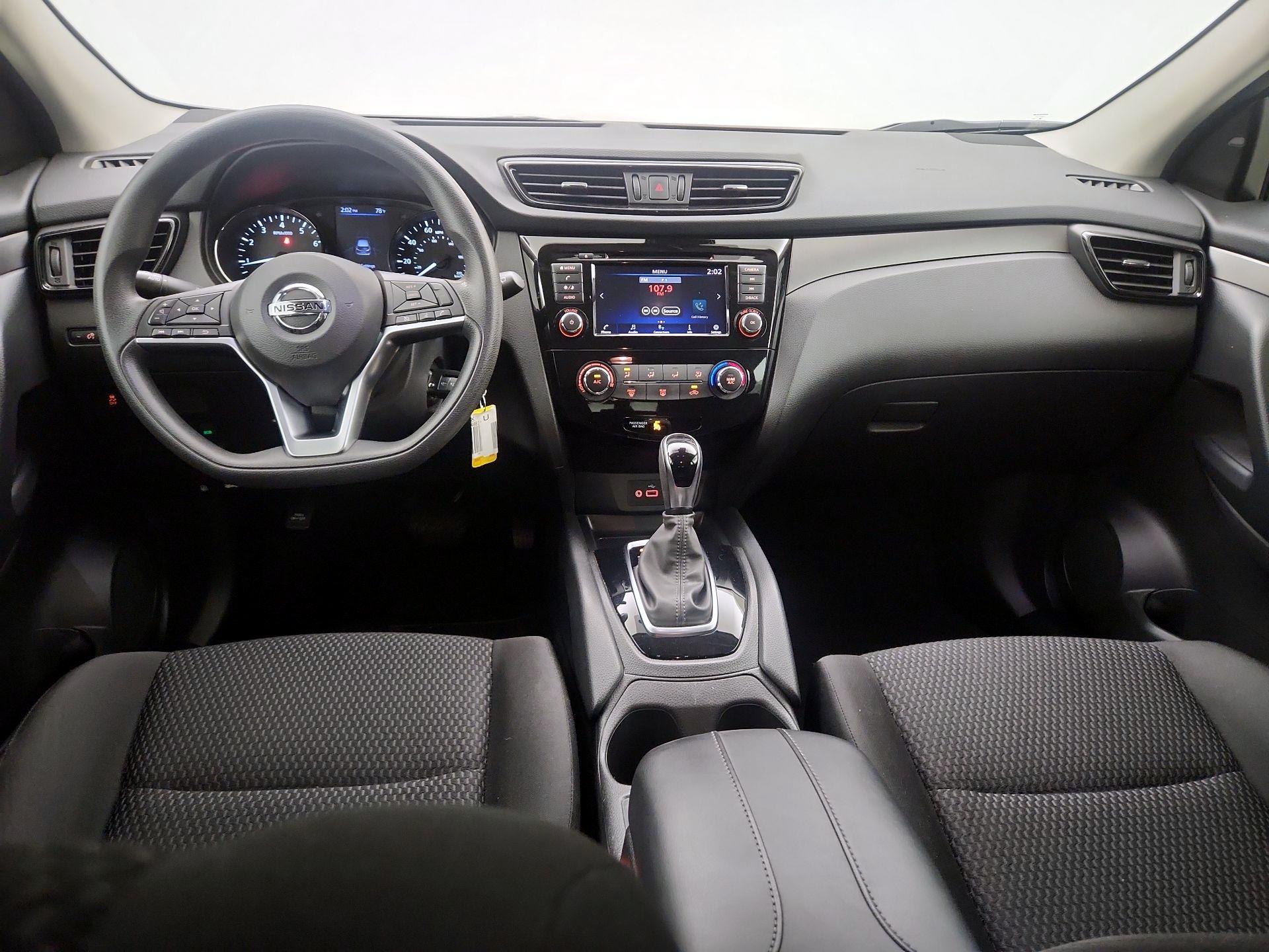 Thumbnail: 2020 Nissan Rogue Sport - 9