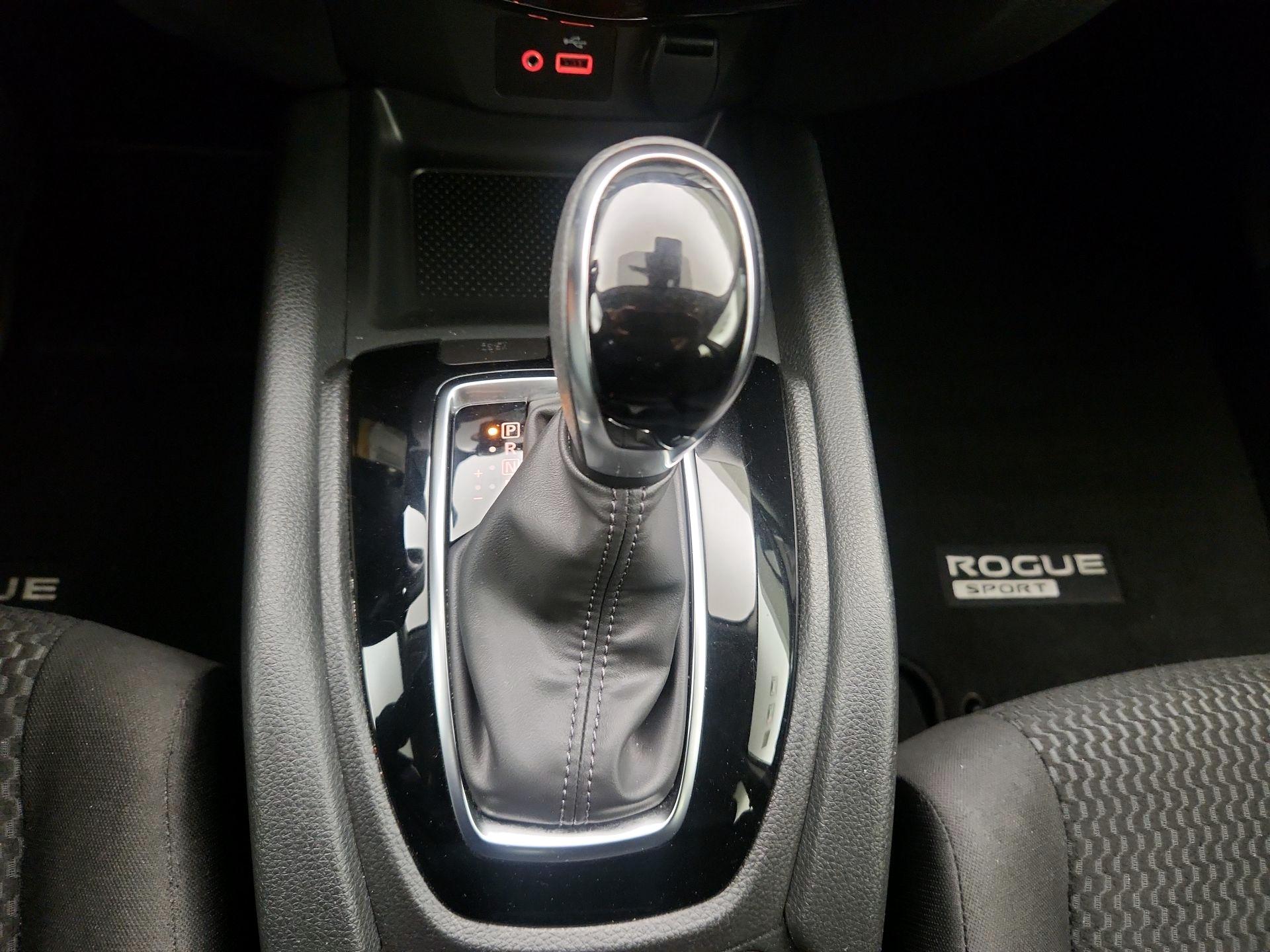 Thumbnail: 2020 Nissan Rogue Sport - 17