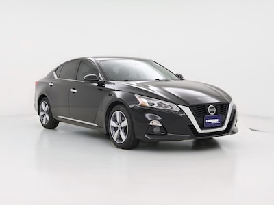 Black 2019 Nissan Altima SV