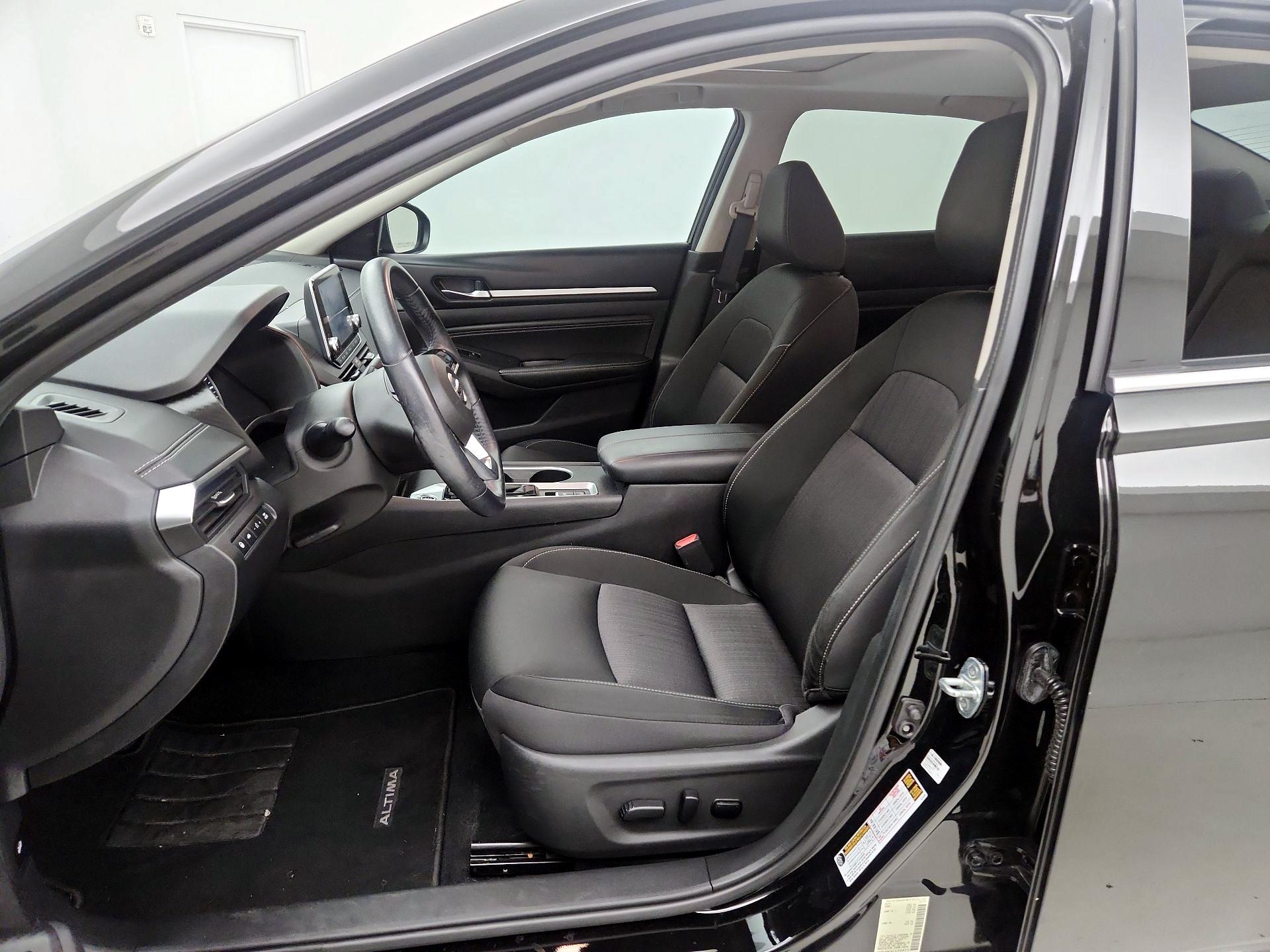 Thumbnail: 2019 Nissan Altima - 11