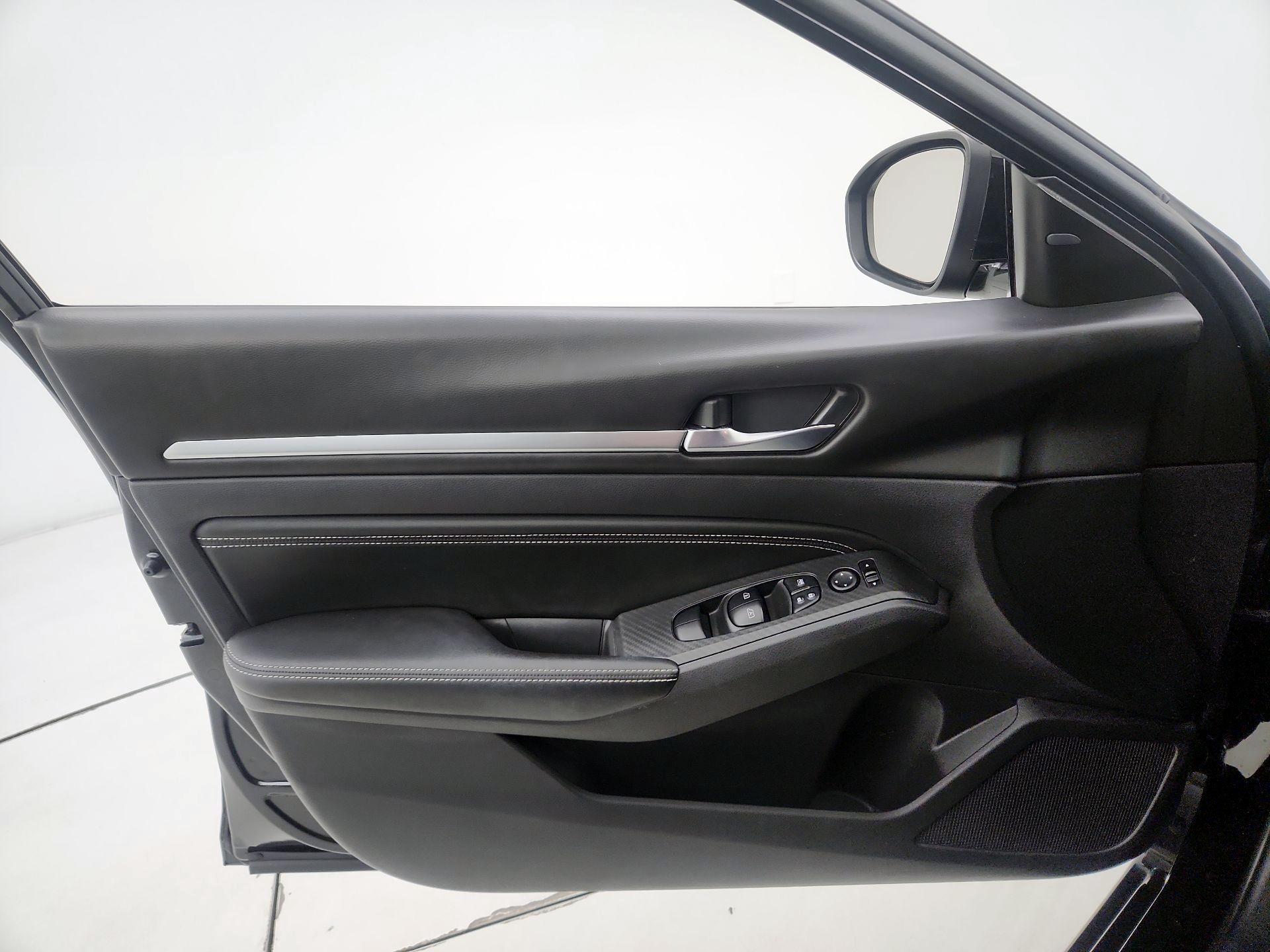 Thumbnail: 2019 Nissan Altima - 12