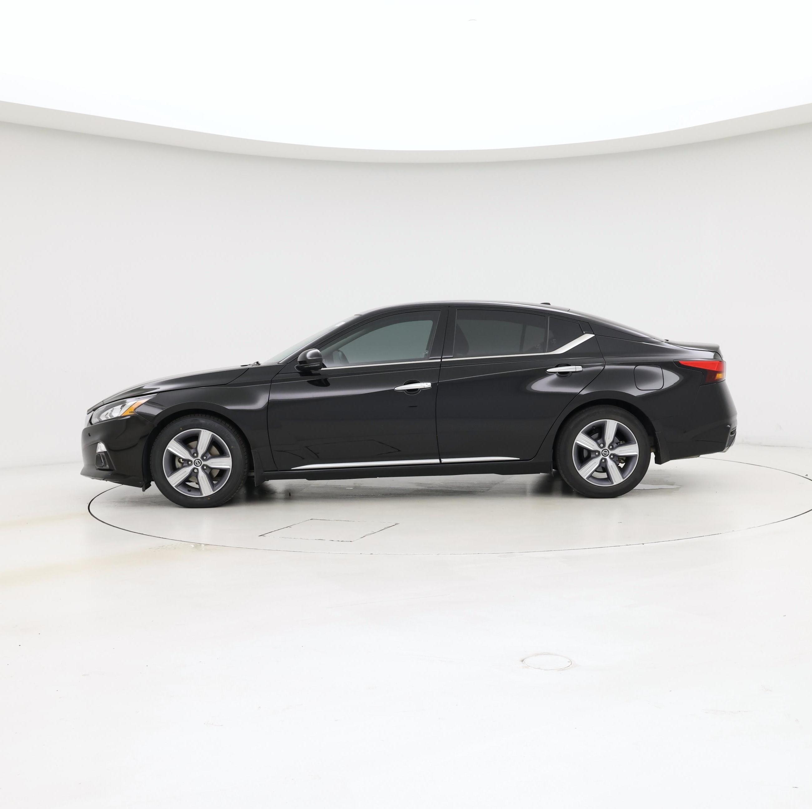Thumbnail: 2019 Nissan Altima - 3