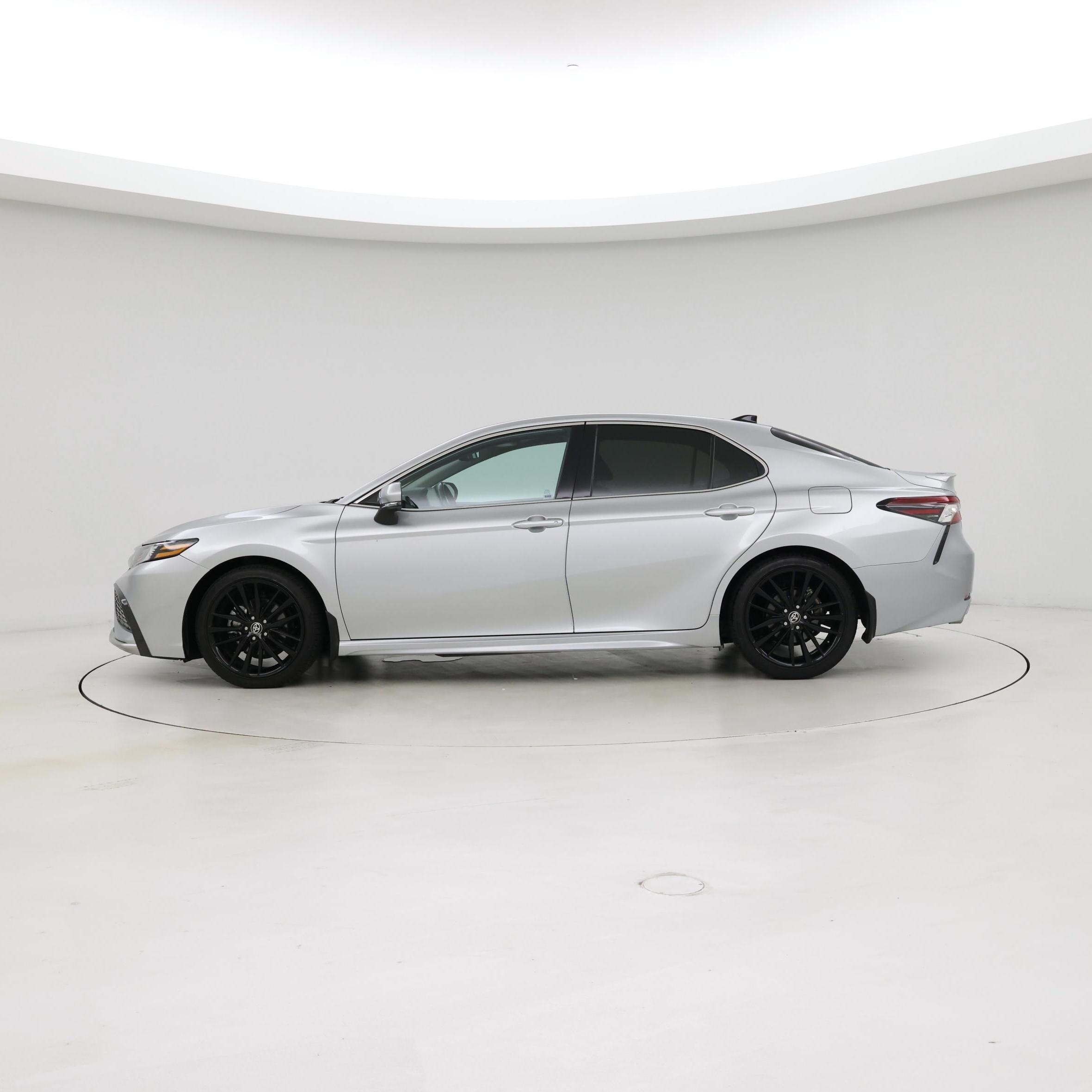 Thumbnail: 2022 Toyota Camry - 3