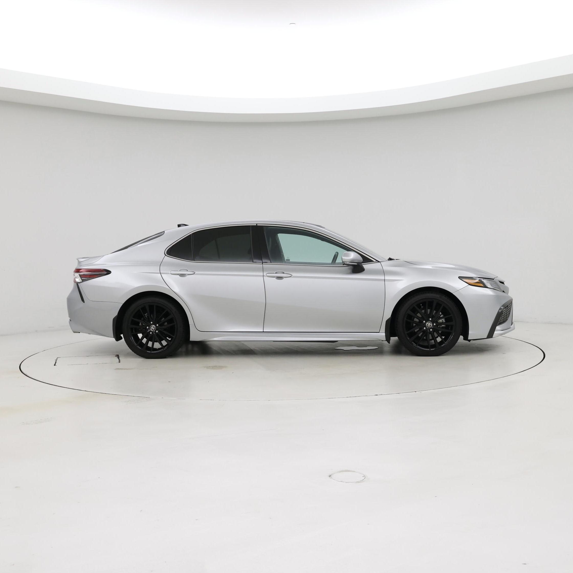 Thumbnail: 2022 Toyota Camry - 7
