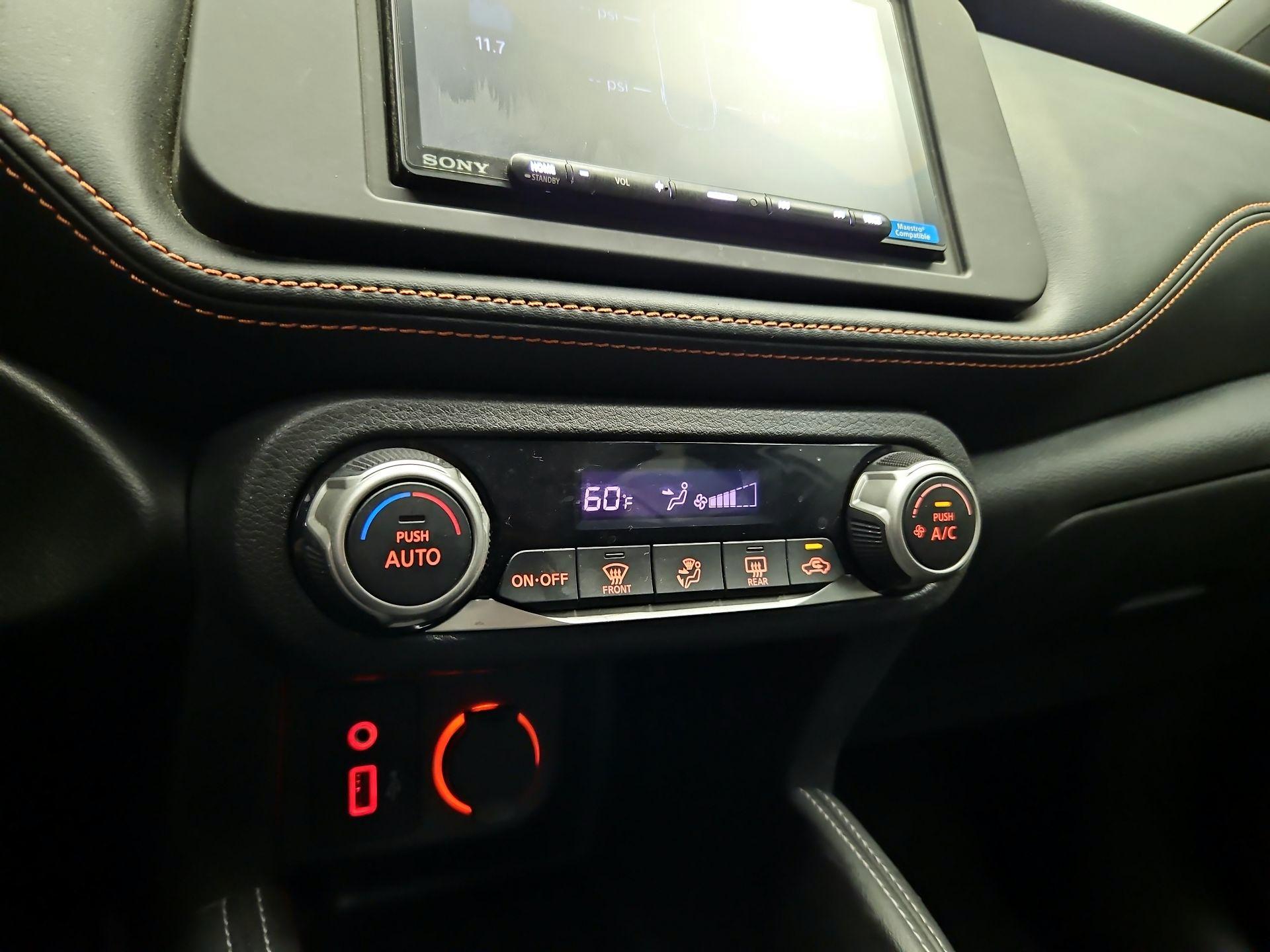 Thumbnail: 2018 Nissan Kicks - 15