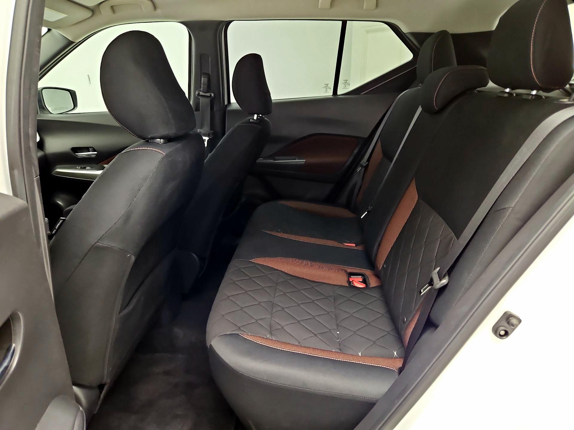 Thumbnail: 2018 Nissan Kicks - 17