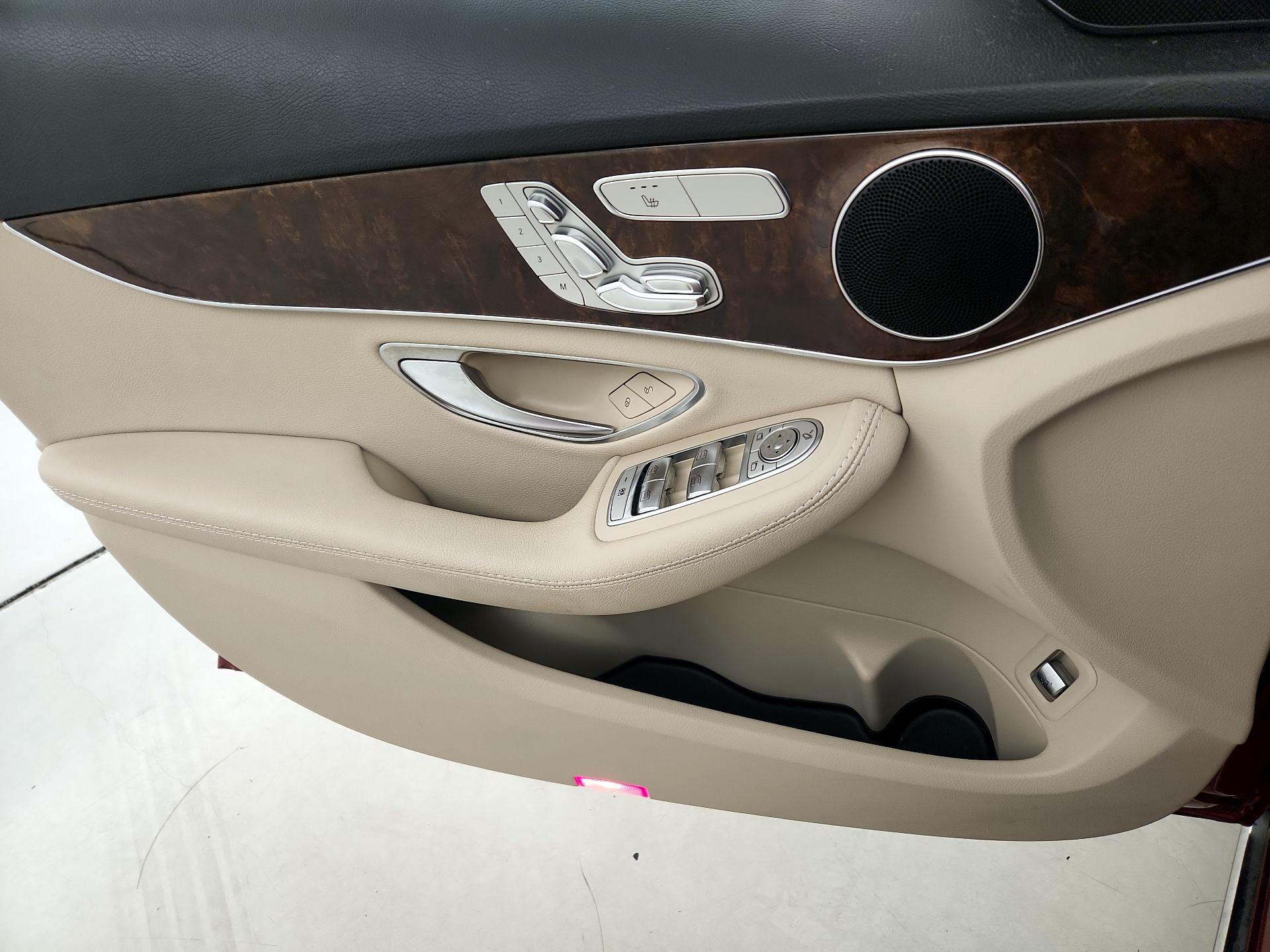 Thumbnail: 2016 Mercedes-Benz C-Class - 12