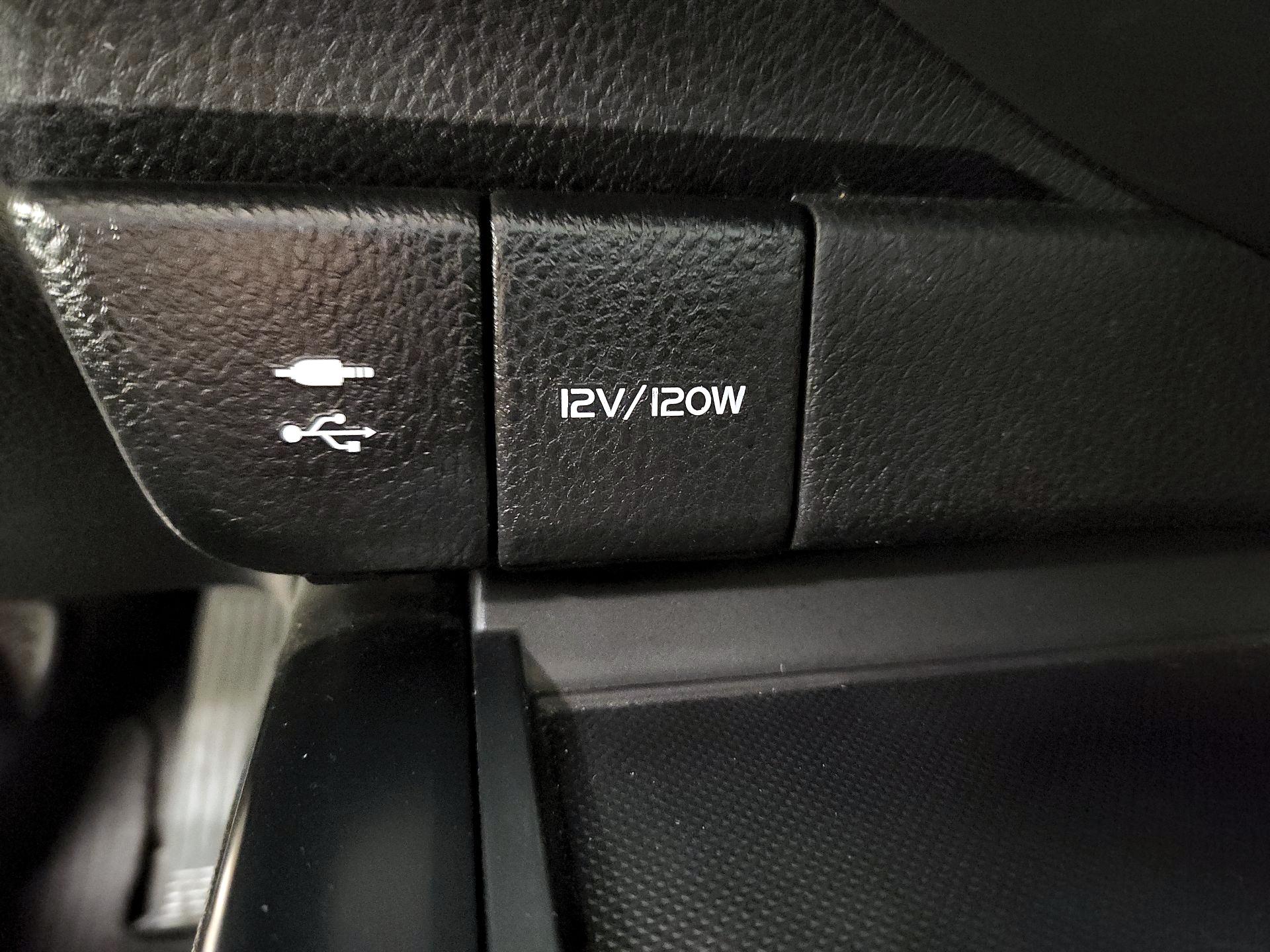 Thumbnail: 2018 Toyota Camry - 18