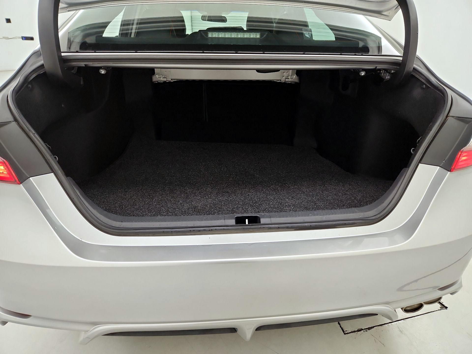 Thumbnail: 2018 Toyota Camry - 20