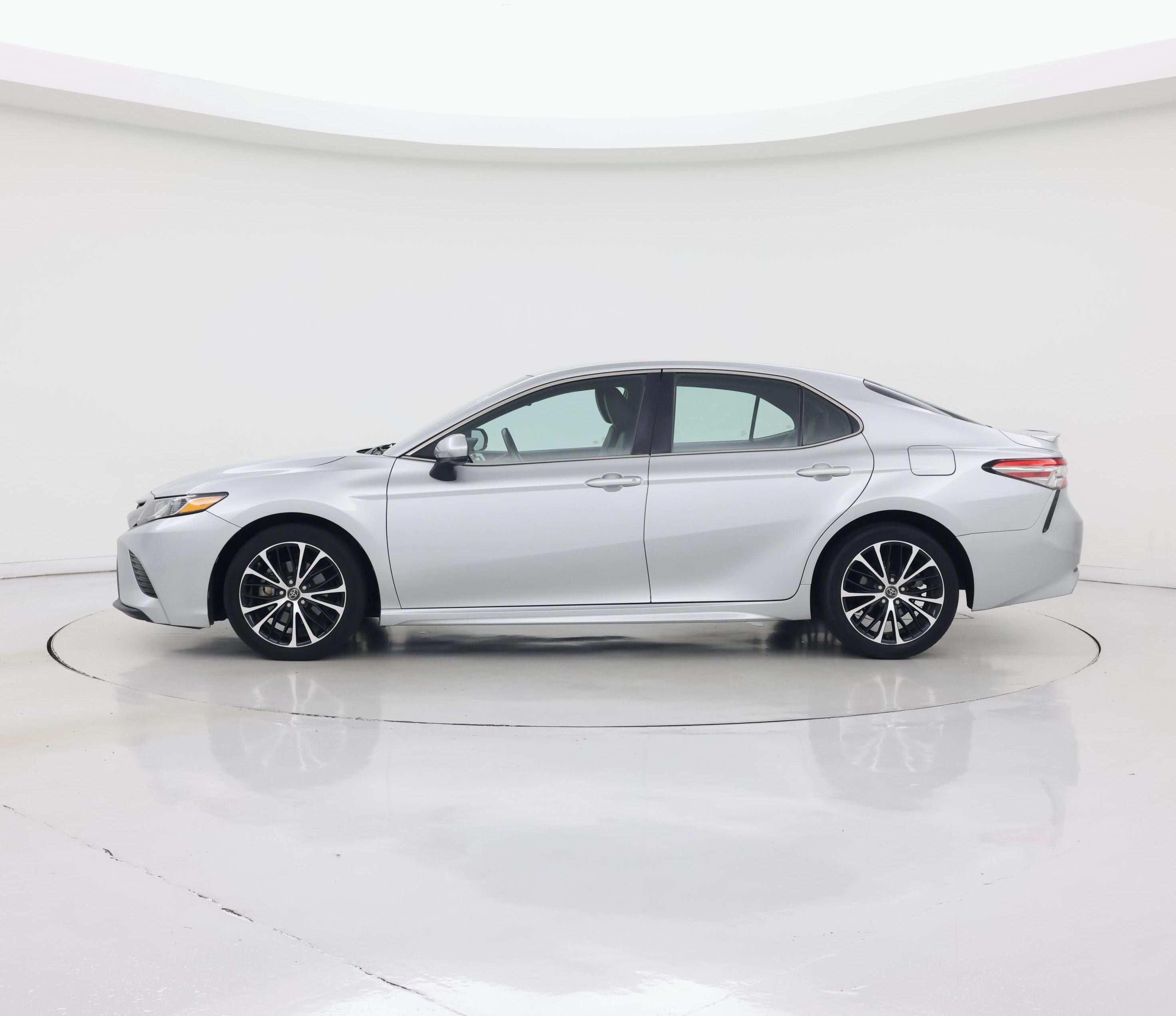 Thumbnail: 2018 Toyota Camry - 3