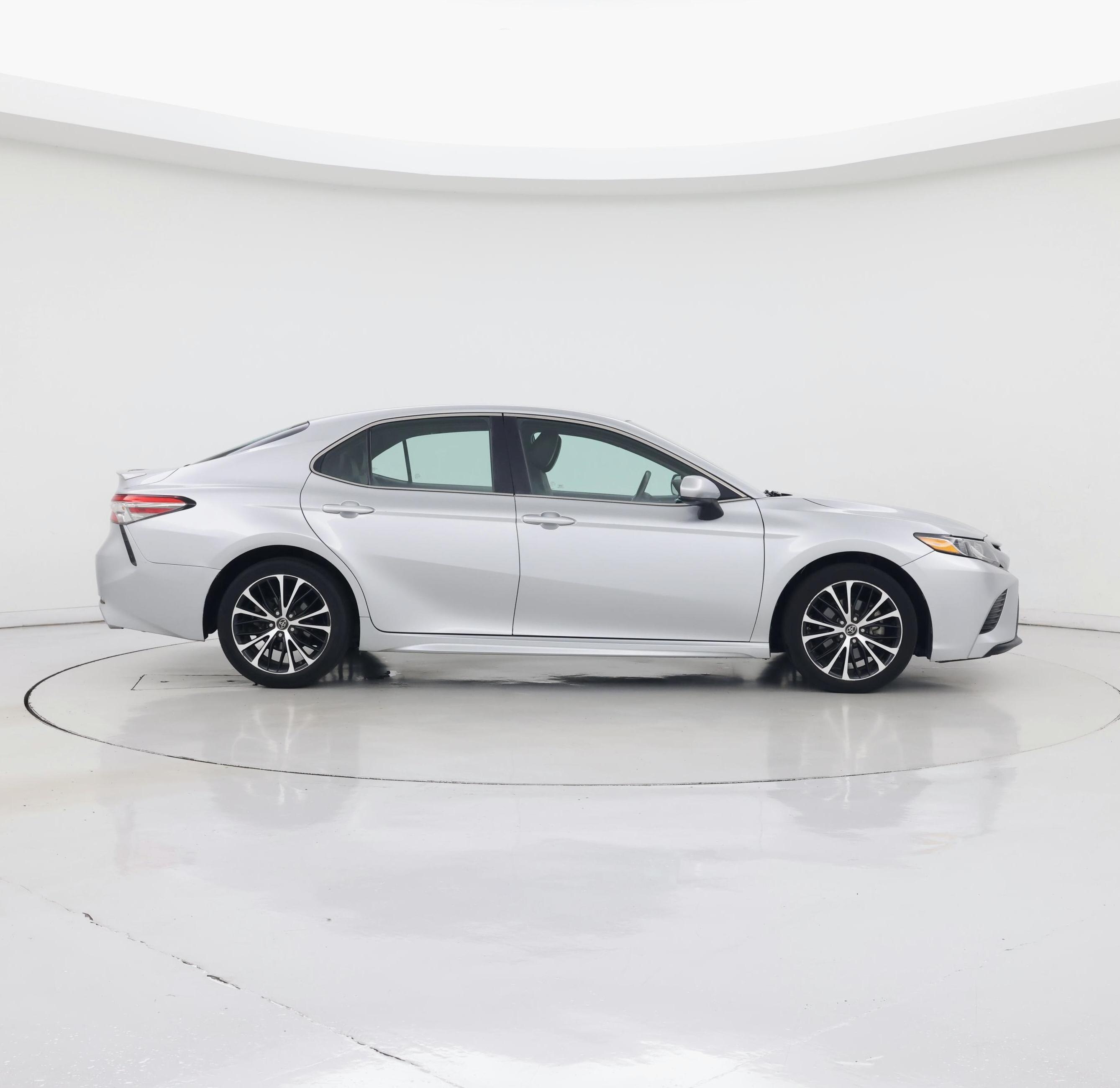 Thumbnail: 2018 Toyota Camry - 7