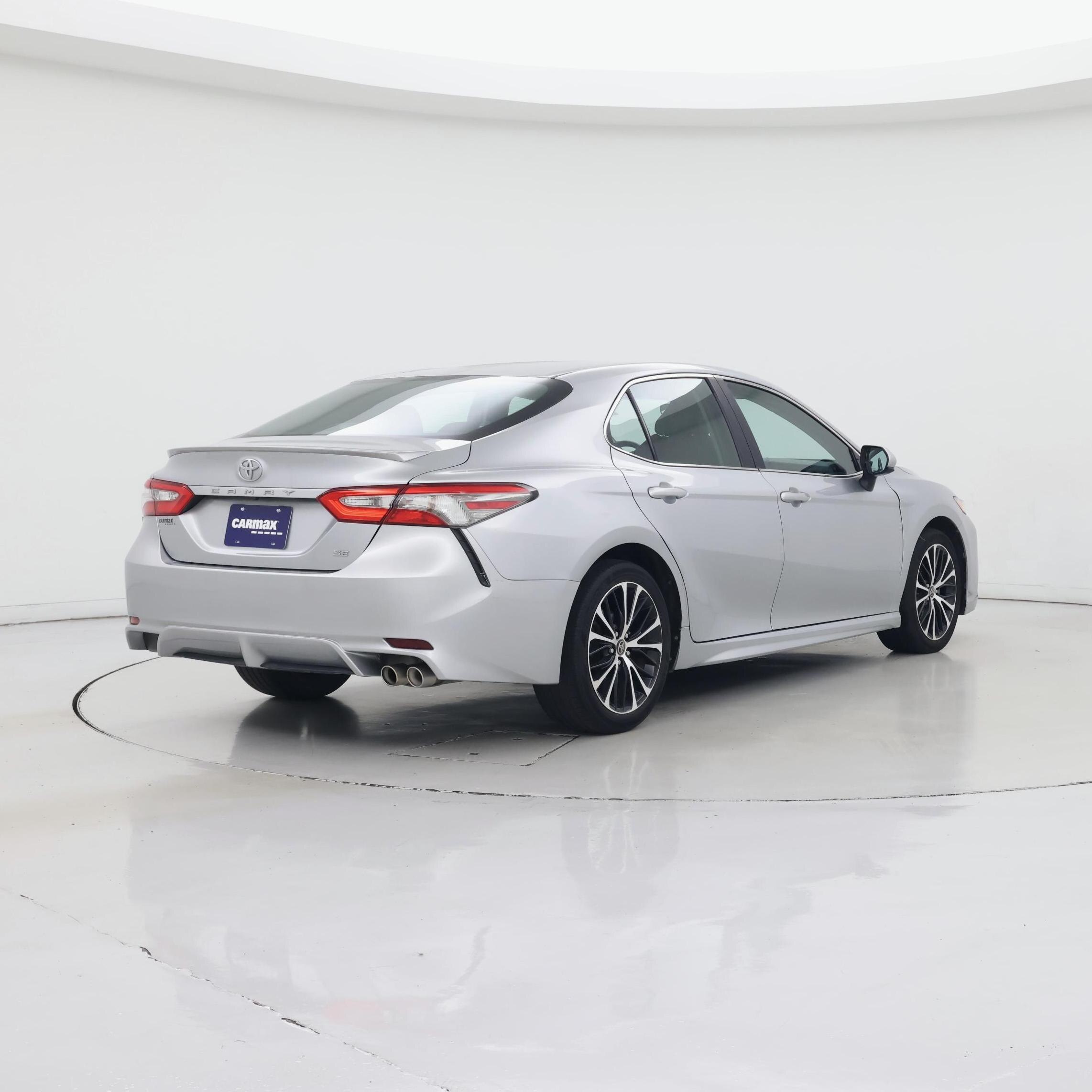 Thumbnail: 2018 Toyota Camry - 8