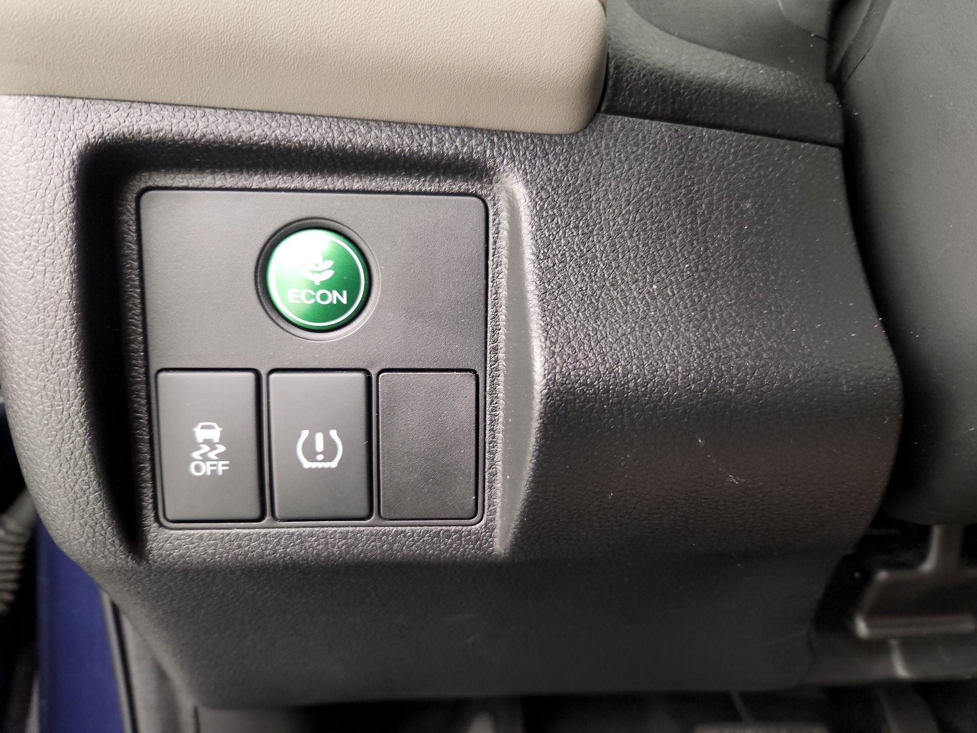 Thumbnail: 2016 Honda HR-V - 13