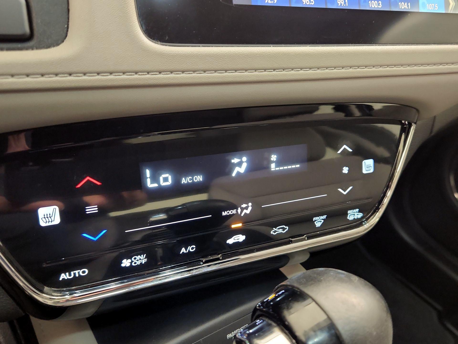 Thumbnail: 2016 Honda HR-V - 16