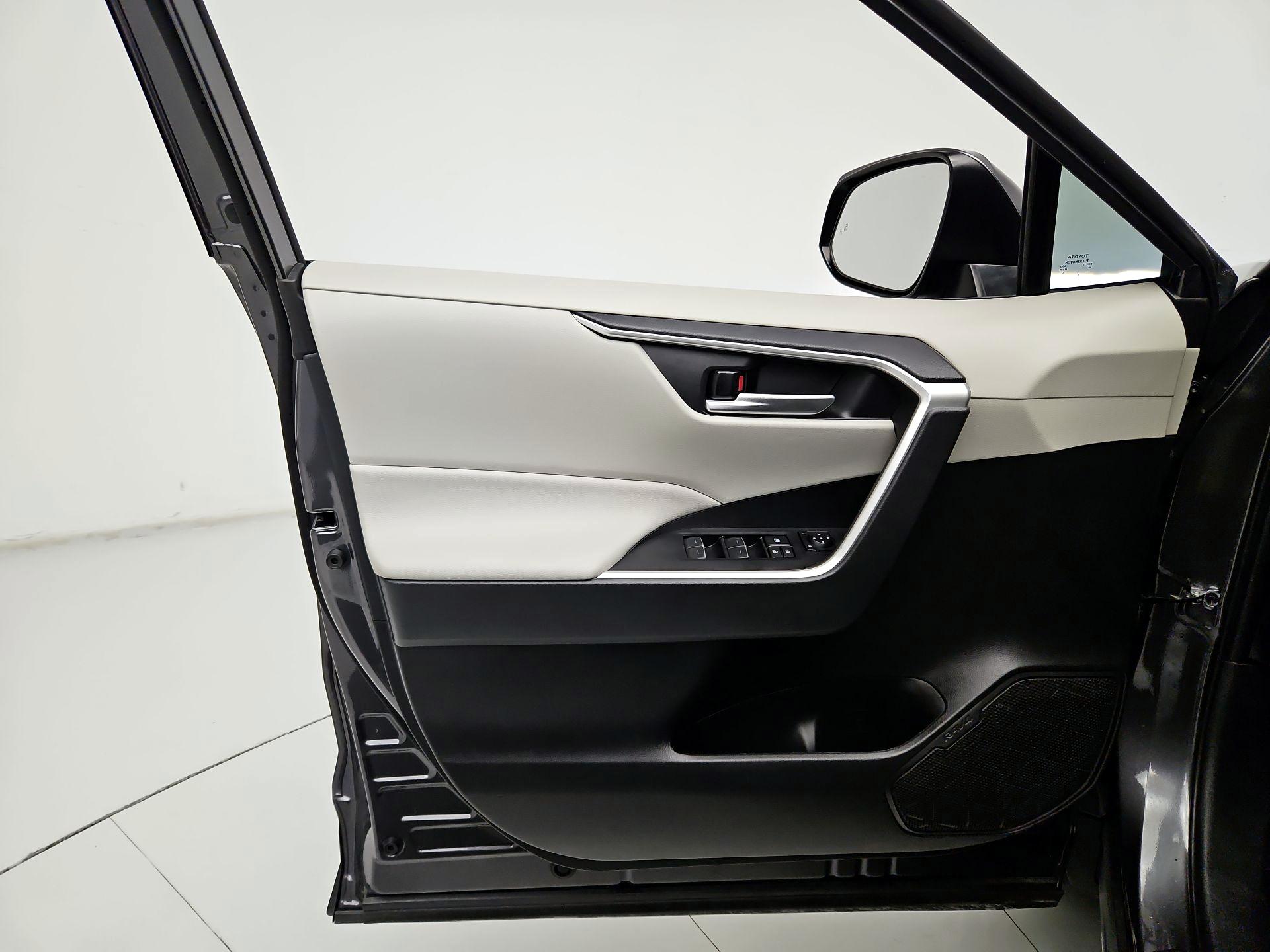 Thumbnail: 2024 Toyota RAV4 - 12