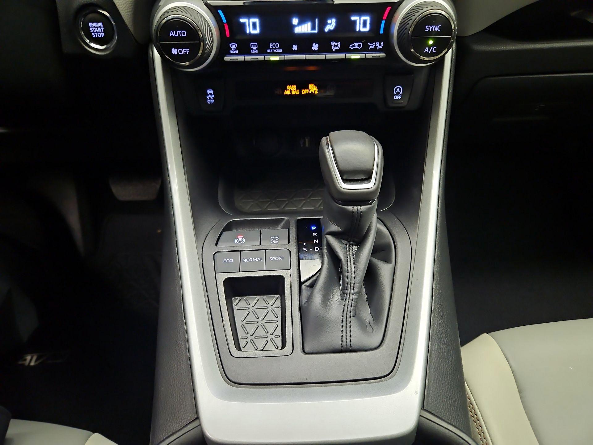 Thumbnail: 2024 Toyota RAV4 - 16