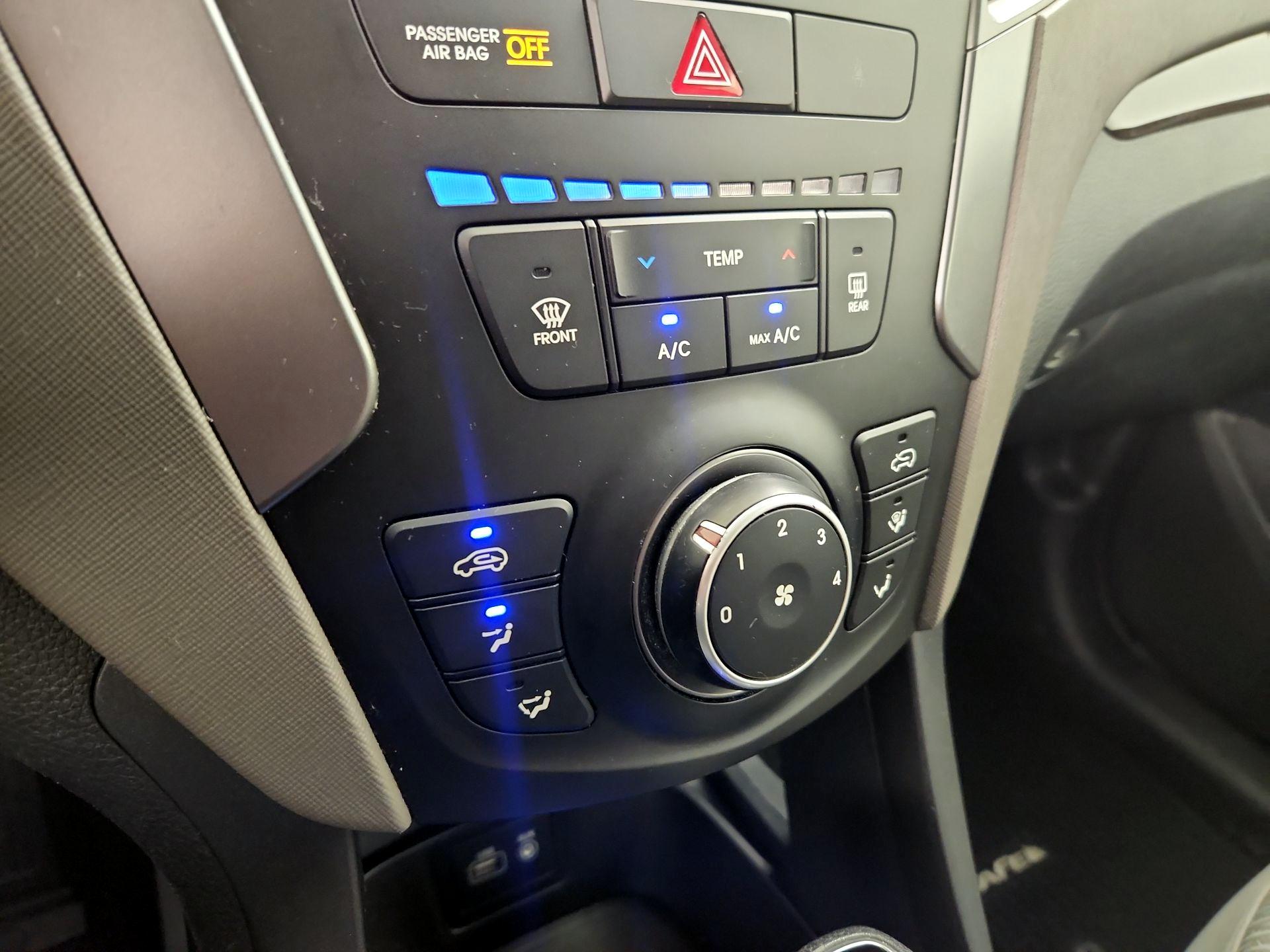 Thumbnail: 2018 Hyundai Santa Fe - 16