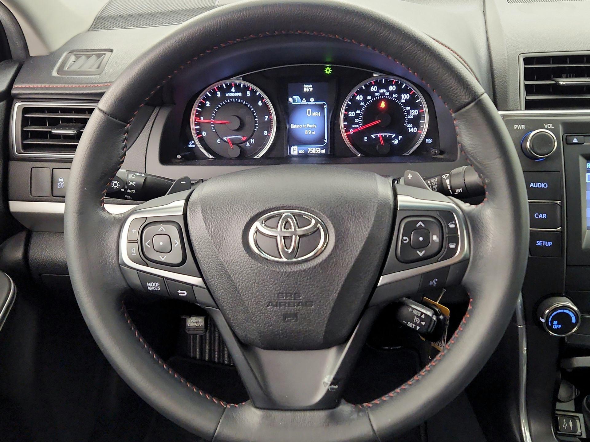 Thumbnail: 2015 Toyota Camry - 10