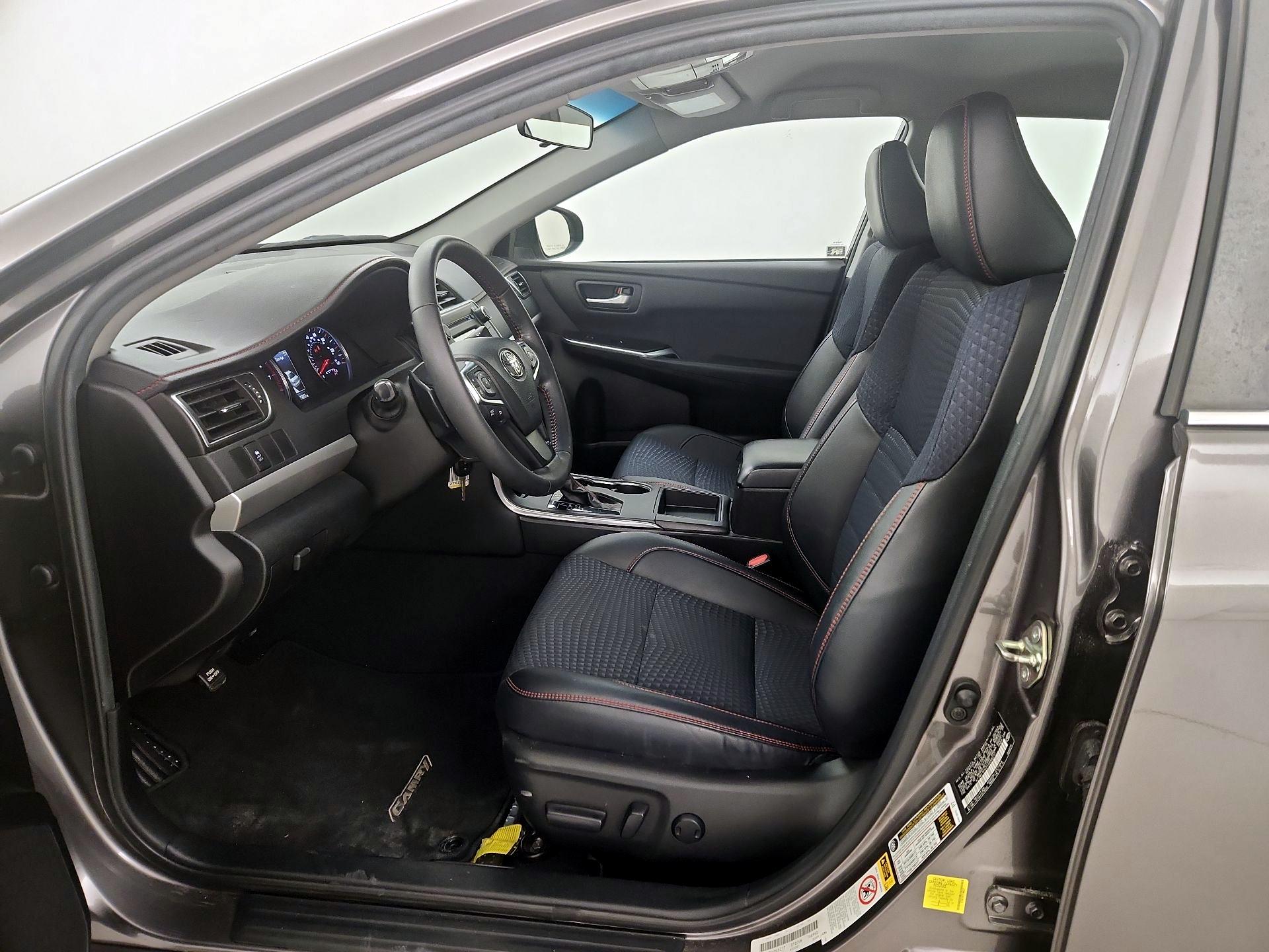 Thumbnail: 2015 Toyota Camry - 11