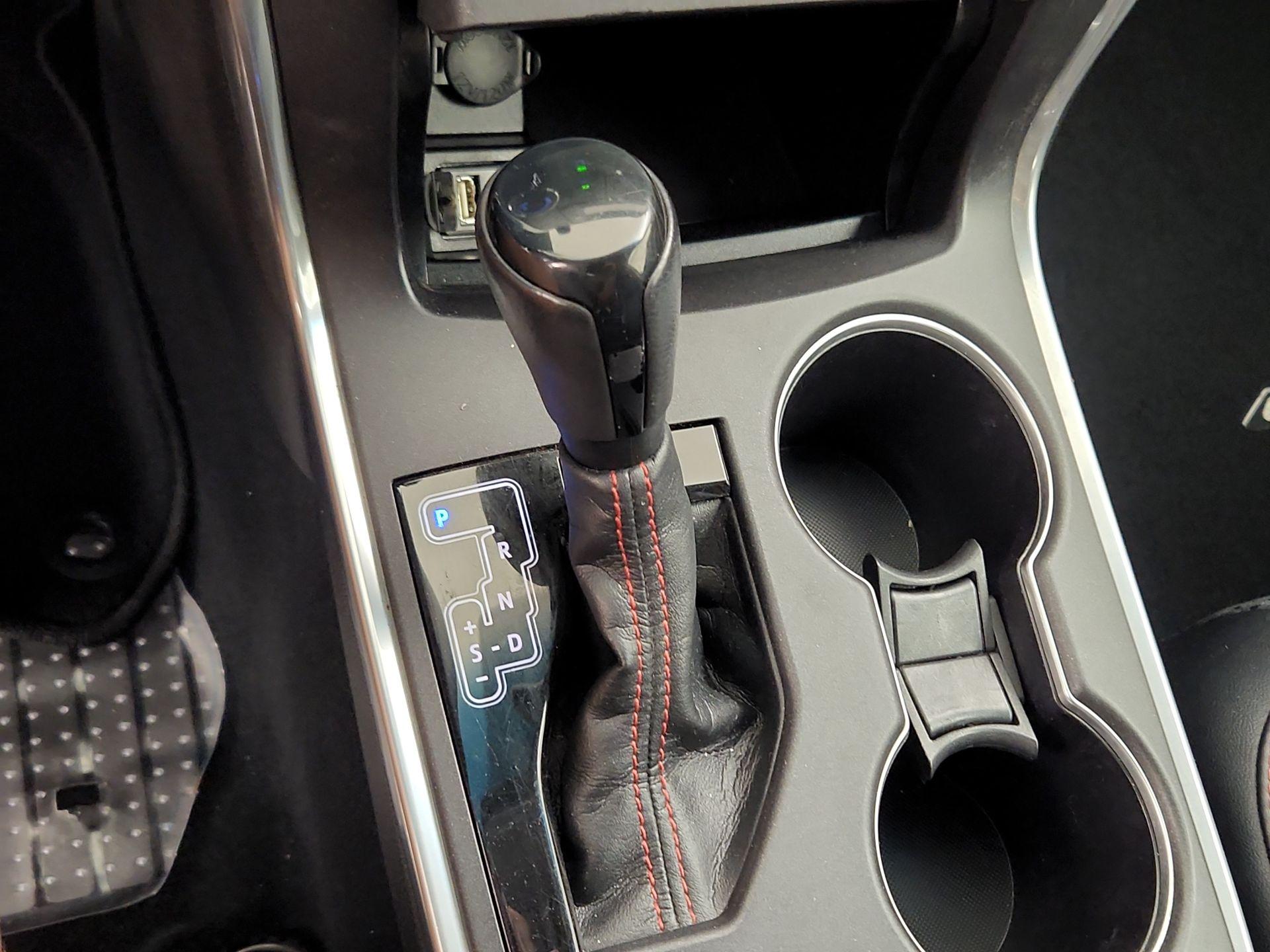 Thumbnail: 2015 Toyota Camry - 17