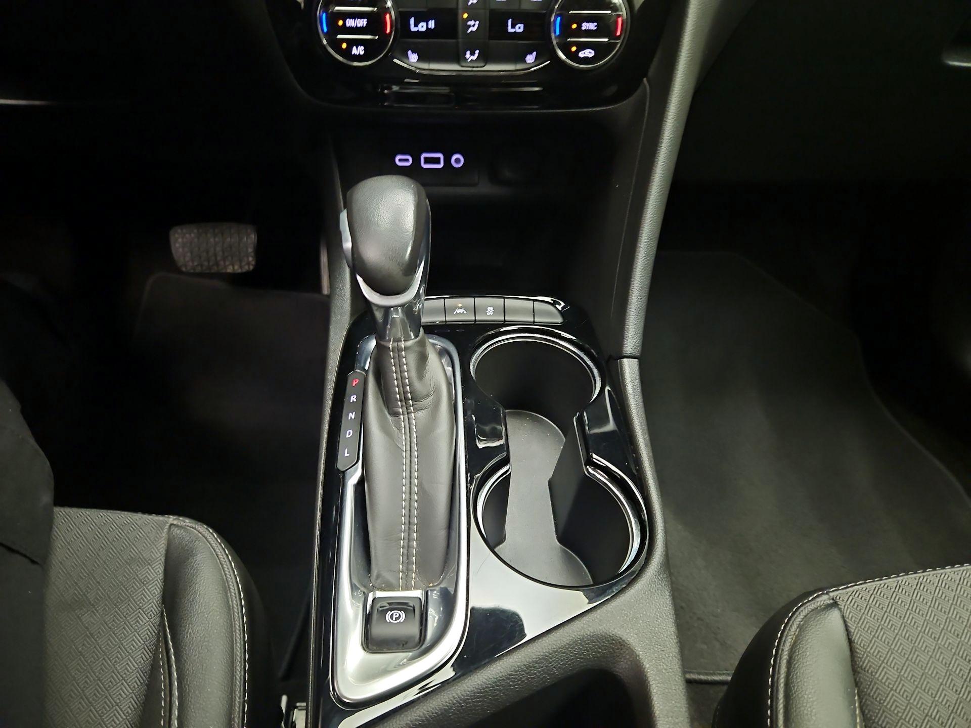 Thumbnail: 2022 Buick Encore GX - 16