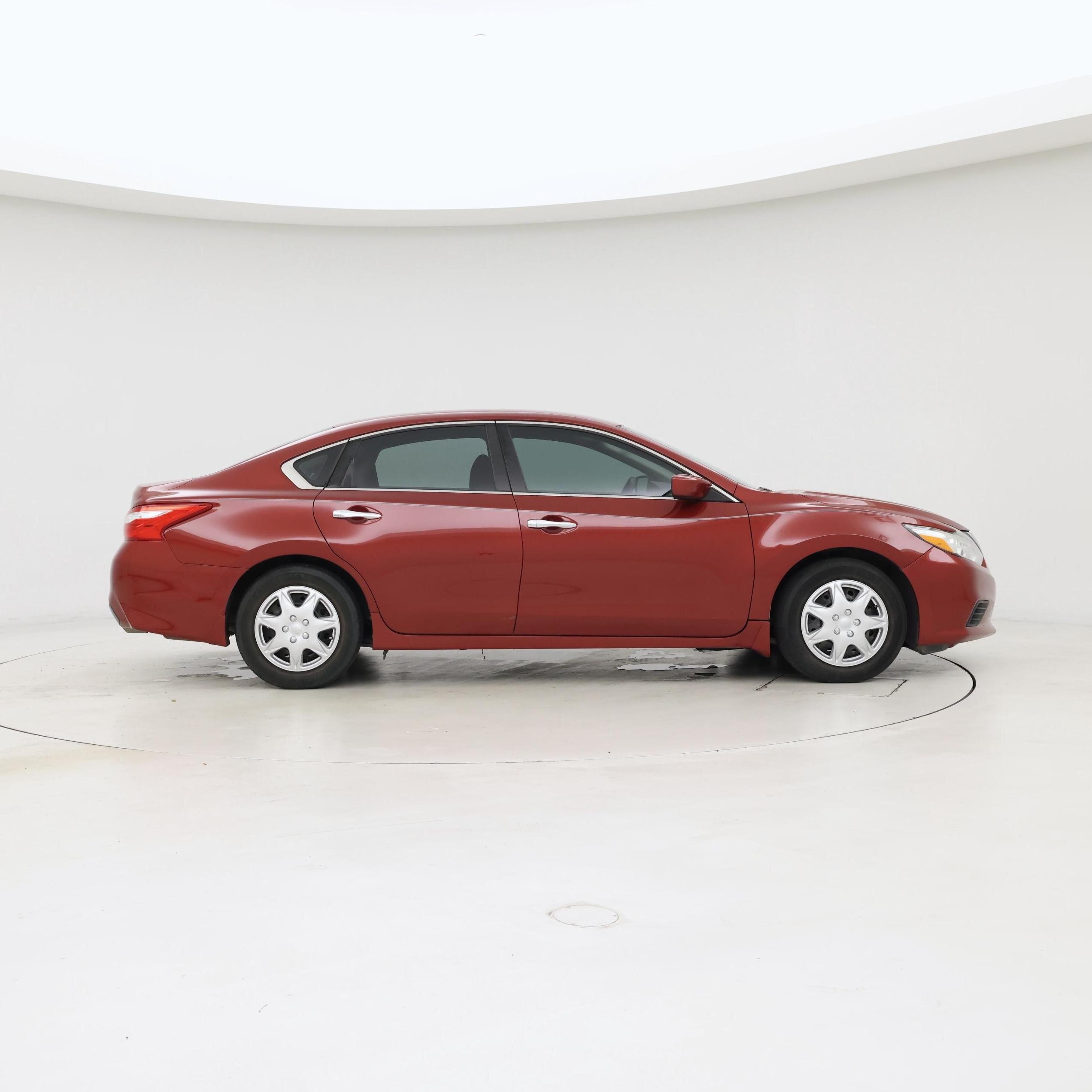 Thumbnail: 2017 Nissan Altima - 7
