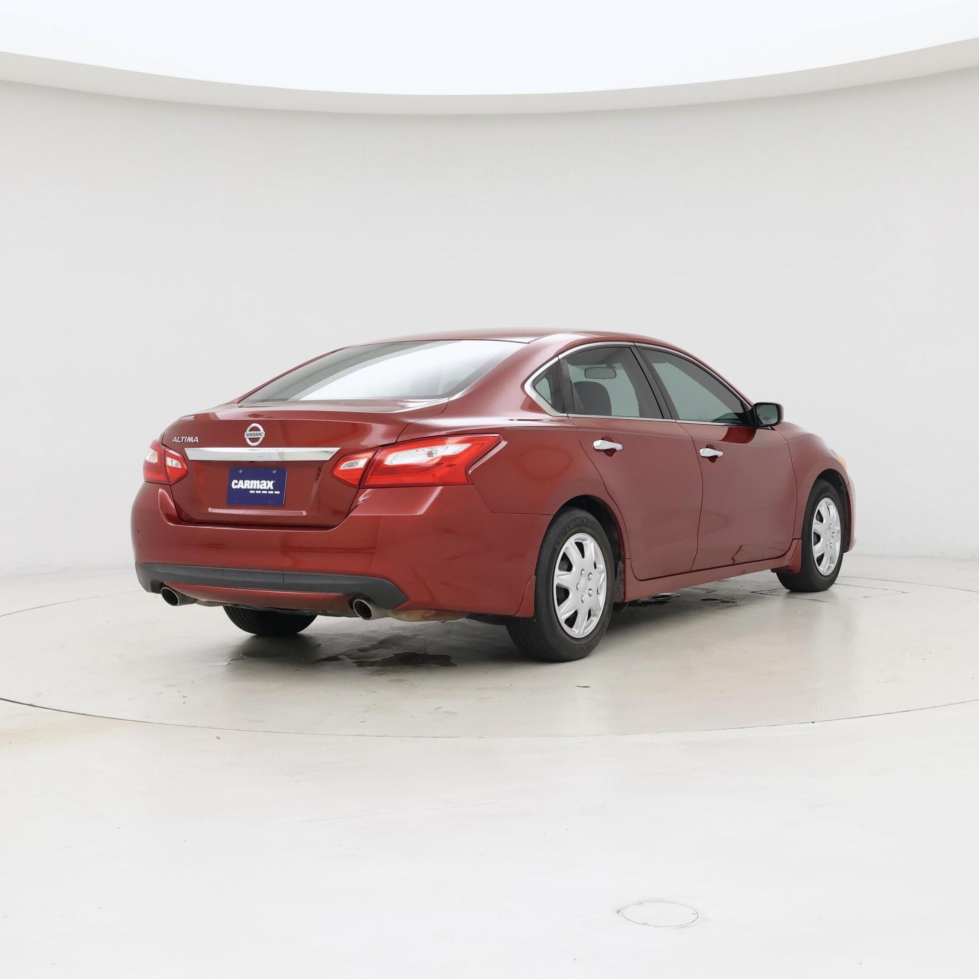 Thumbnail: 2017 Nissan Altima - 8