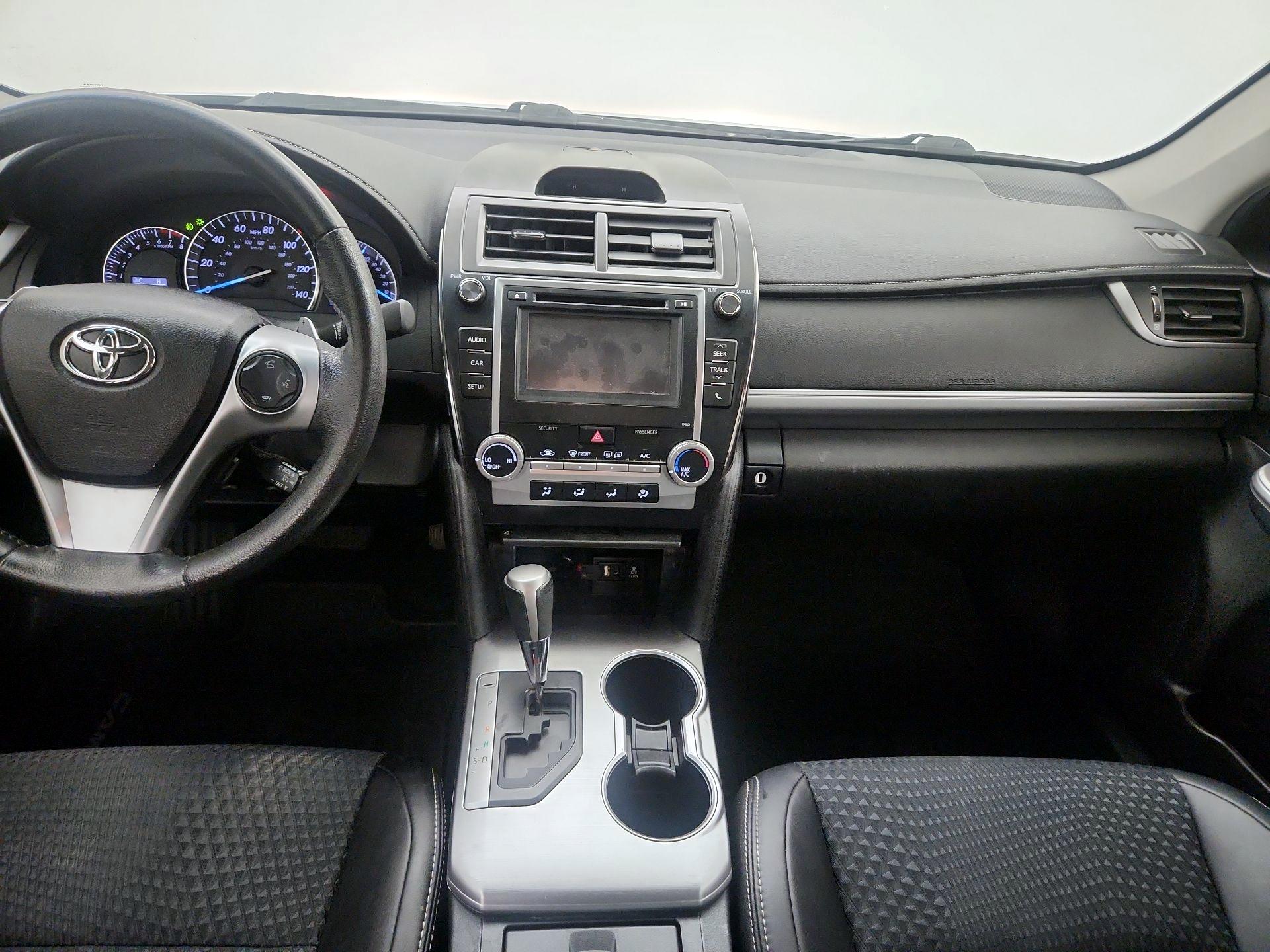 Thumbnail: 2014 Toyota Camry - 9