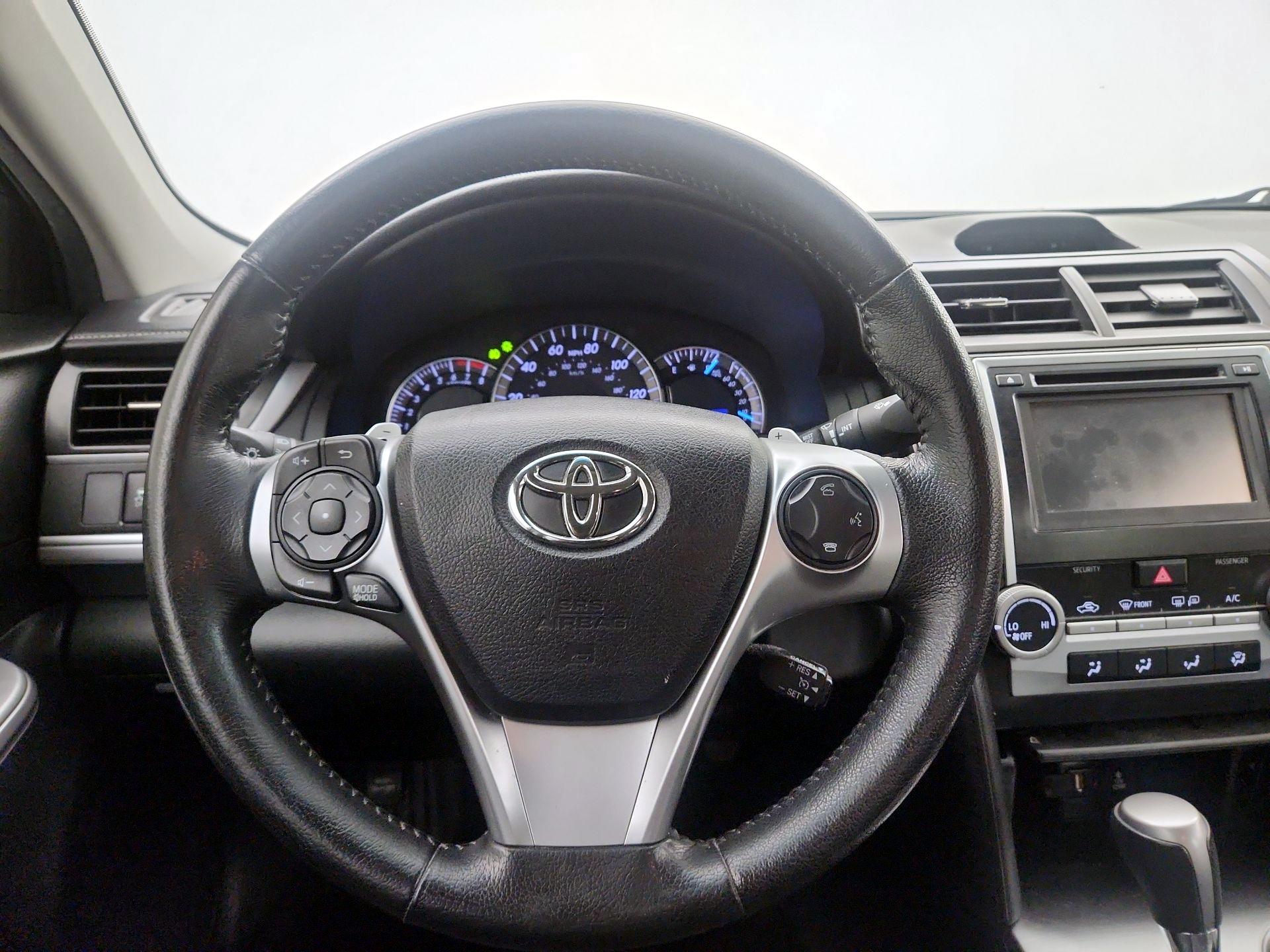 Thumbnail: 2014 Toyota Camry - 10