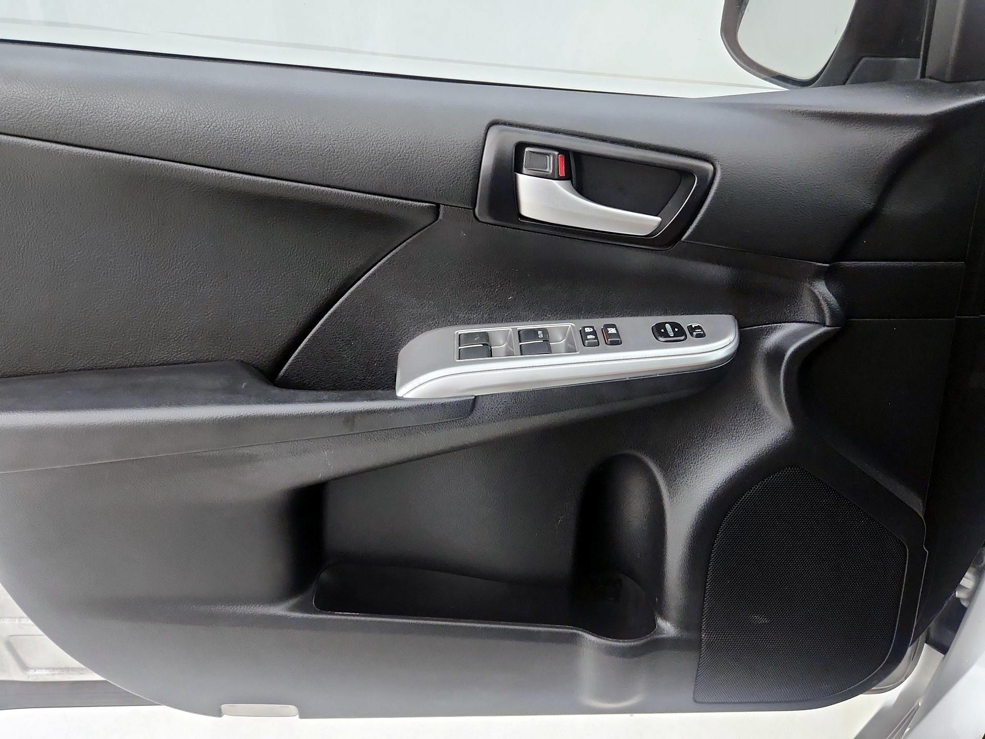 Thumbnail: 2014 Toyota Camry - 12
