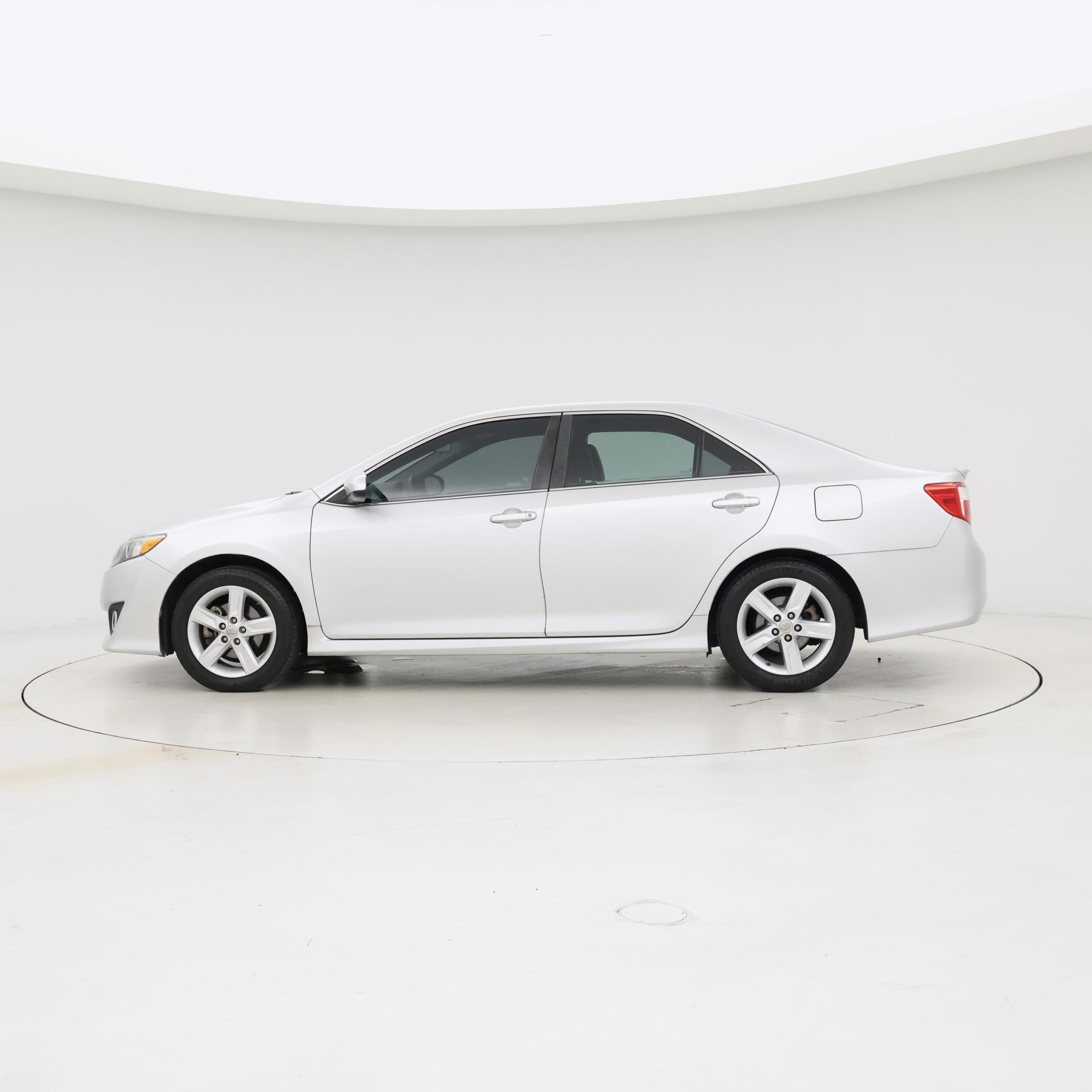 Thumbnail: 2014 Toyota Camry - 3