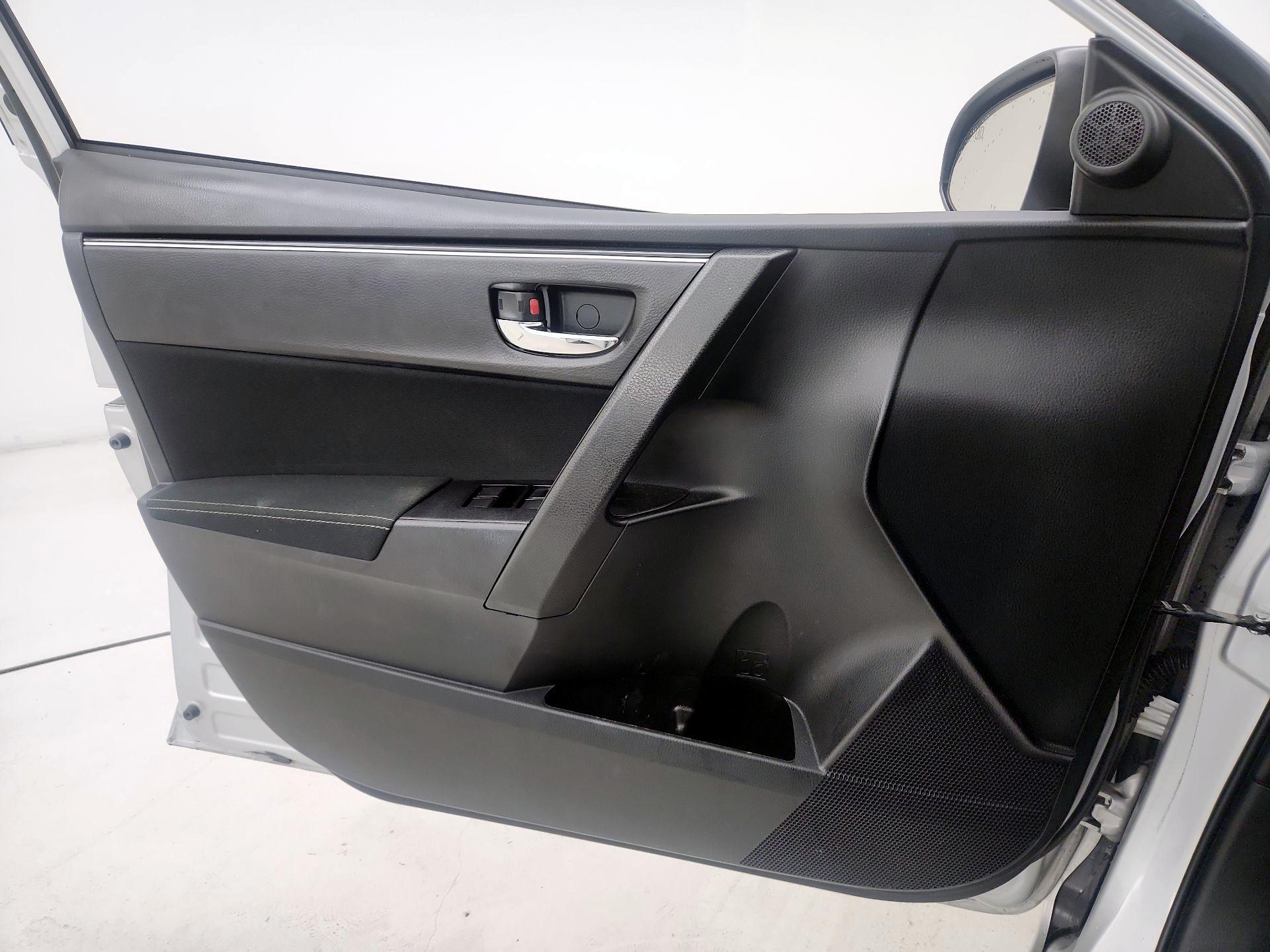 Thumbnail: 2018 Toyota Corolla - 12