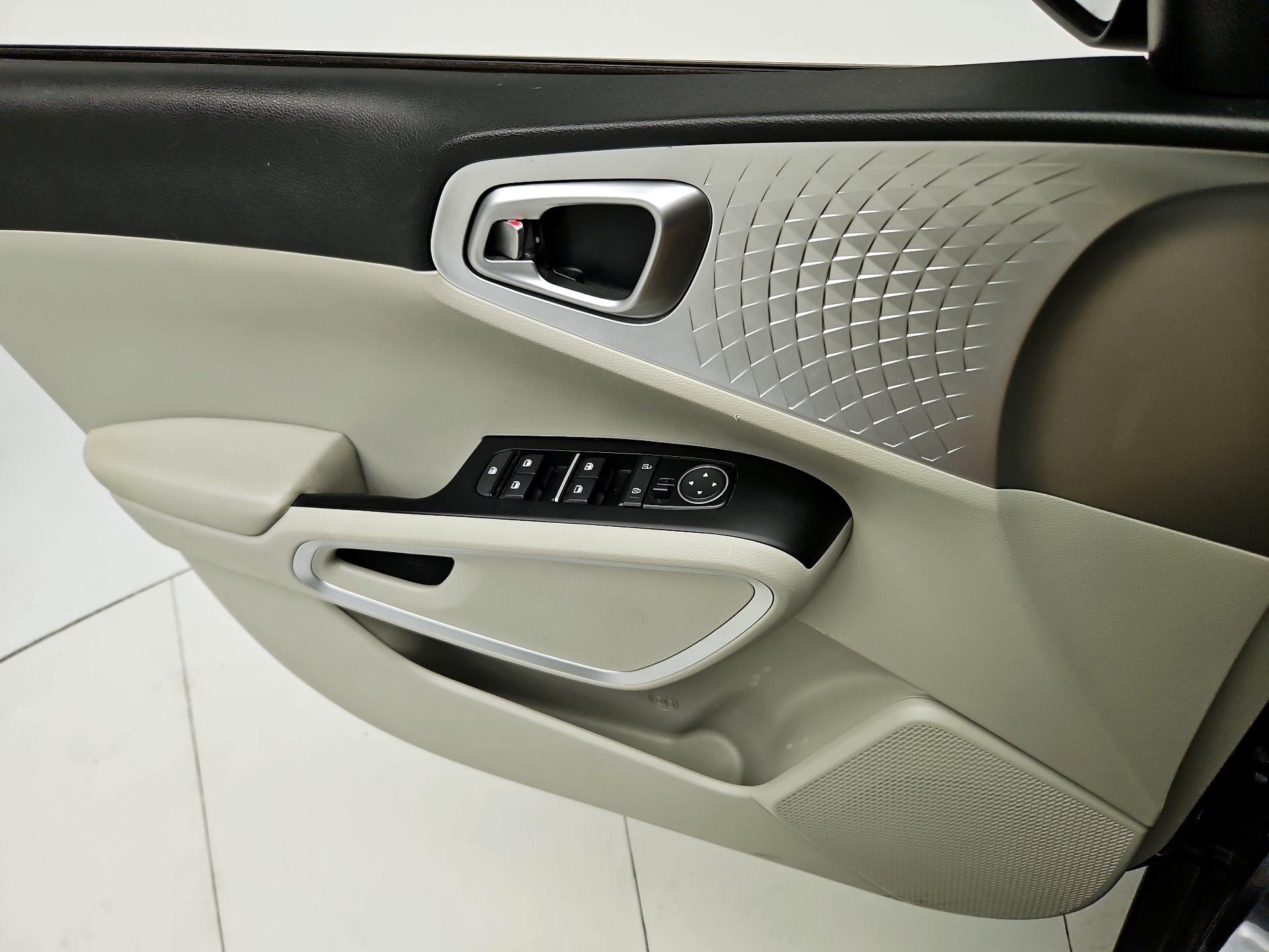 Thumbnail: 2022 Kia Soul - 12