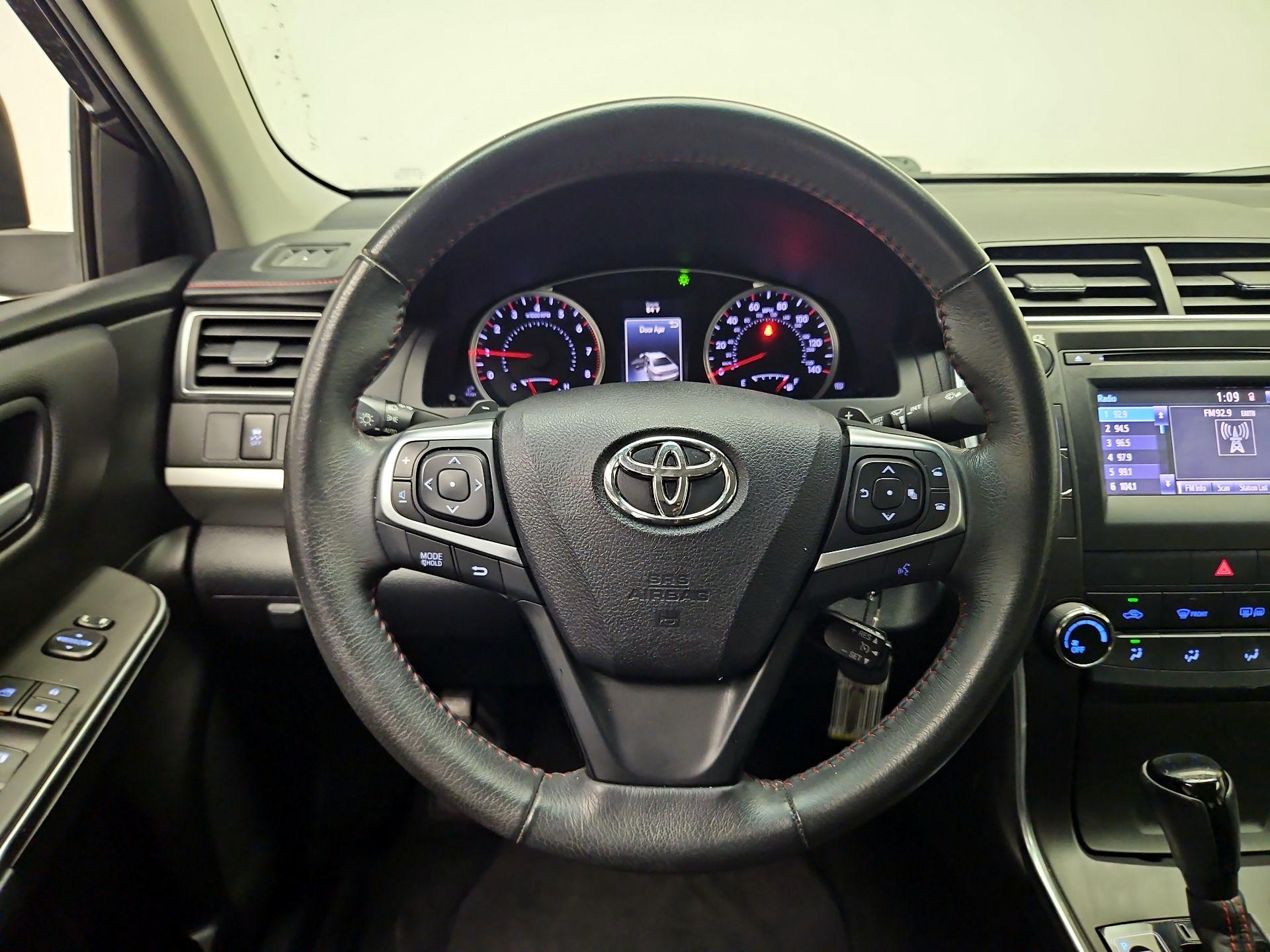 Thumbnail: 2017 Toyota Camry - 10