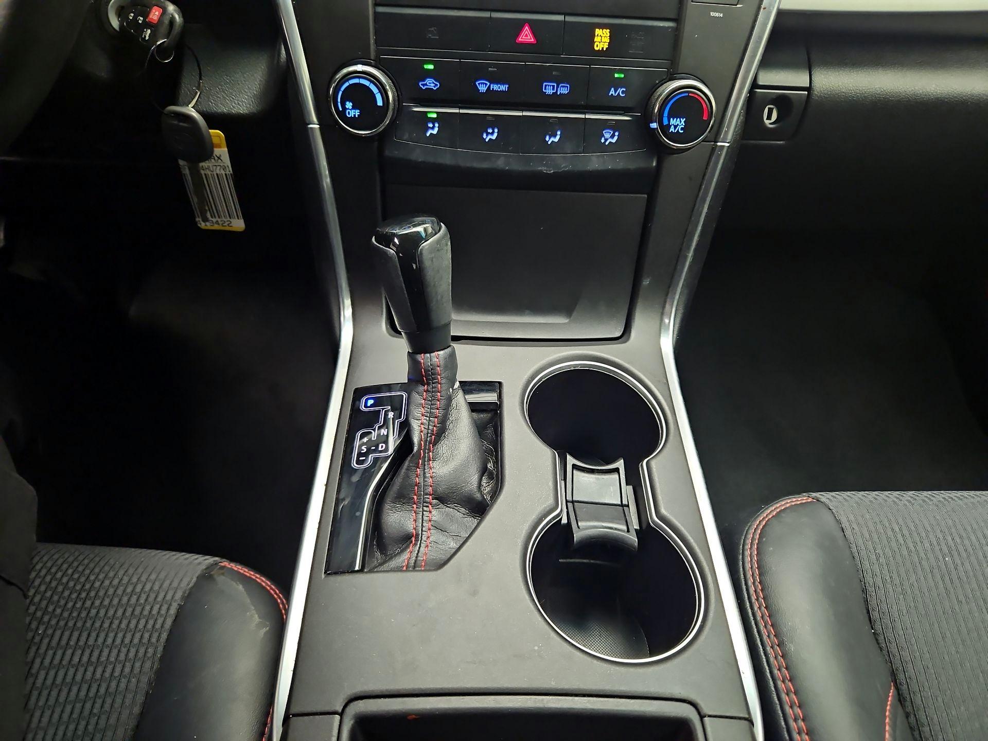 Thumbnail: 2017 Toyota Camry - 16