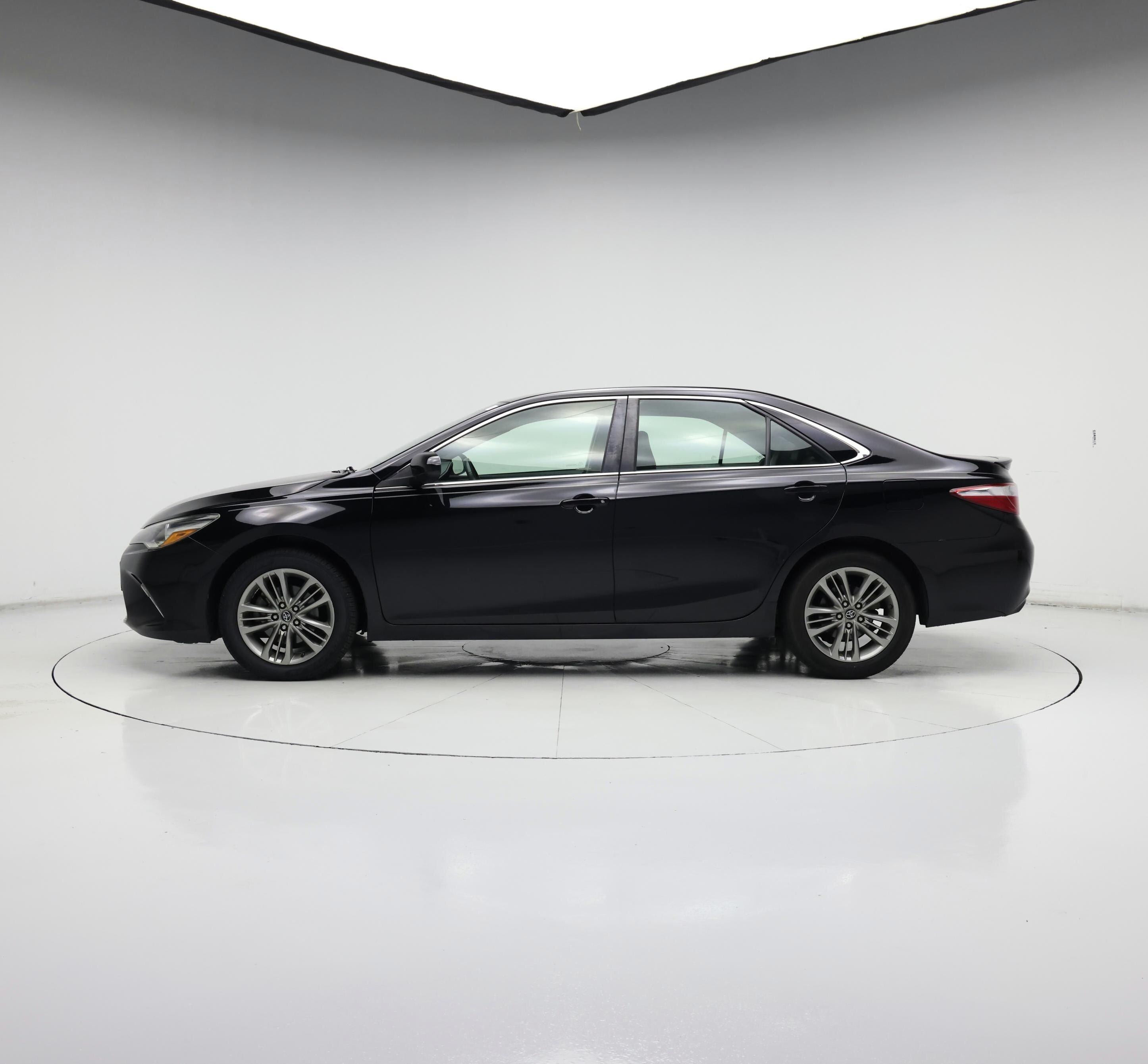 Thumbnail: 2017 Toyota Camry - 3
