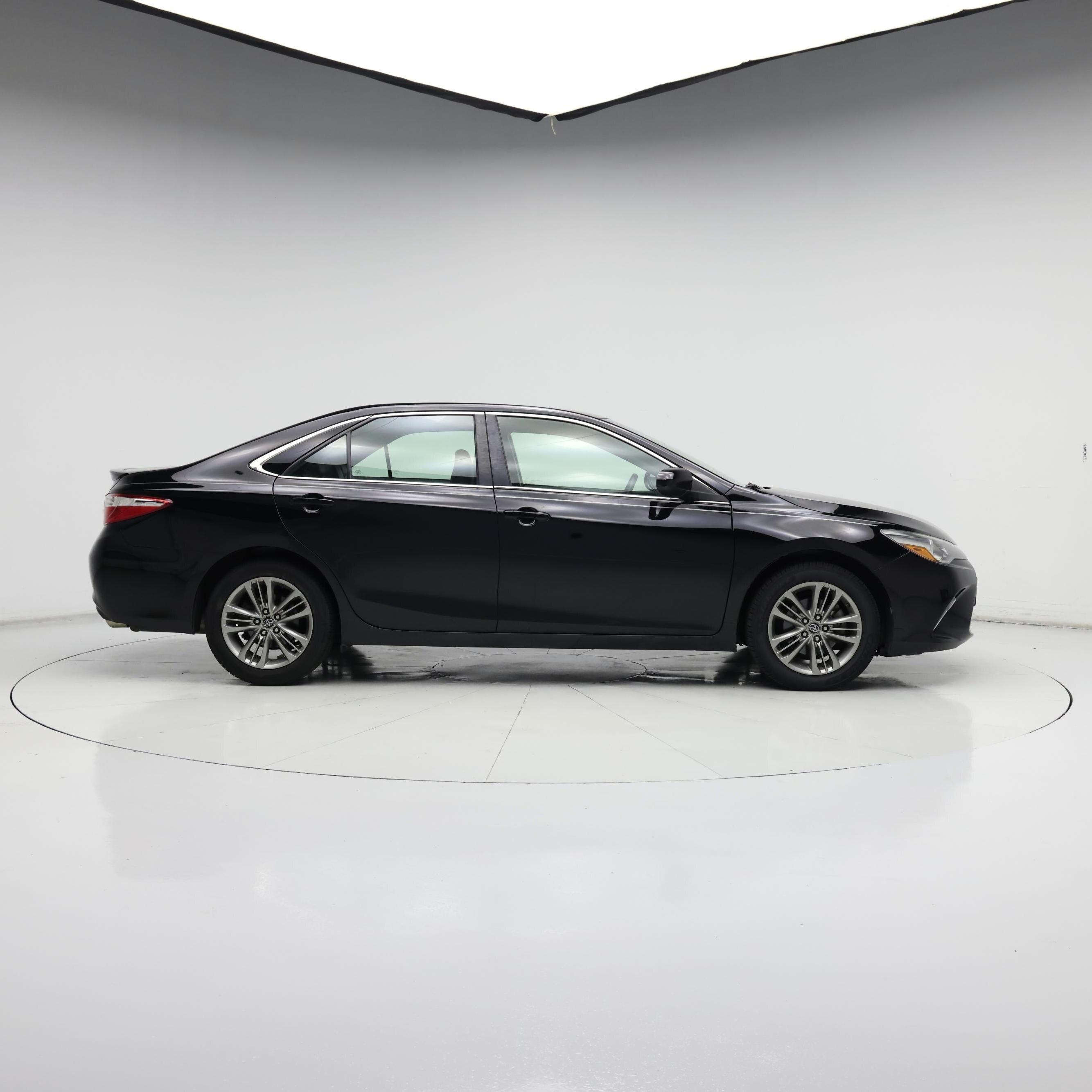 Thumbnail: 2017 Toyota Camry - 7