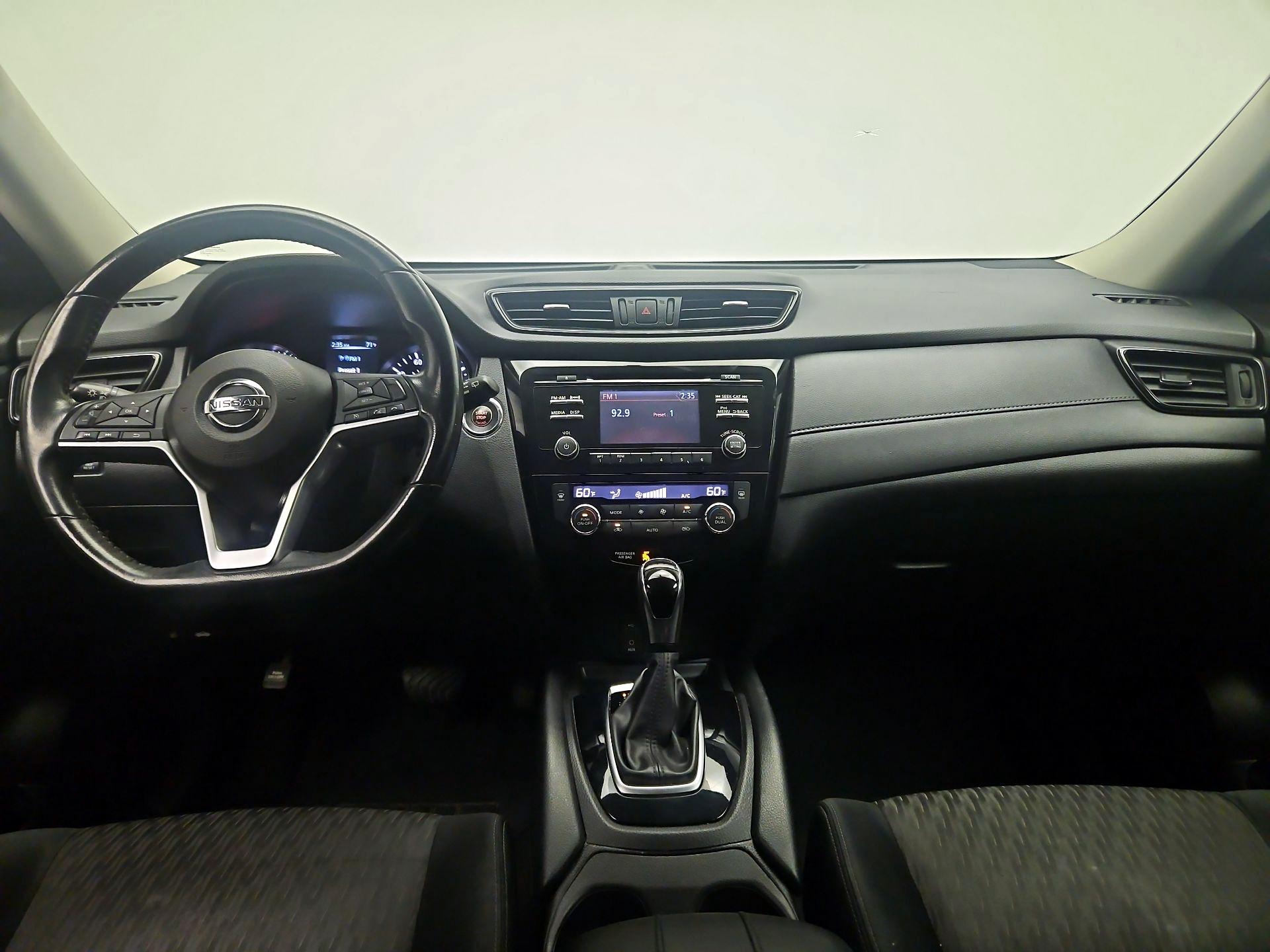 Thumbnail: 2017 Nissan Rogue - 9