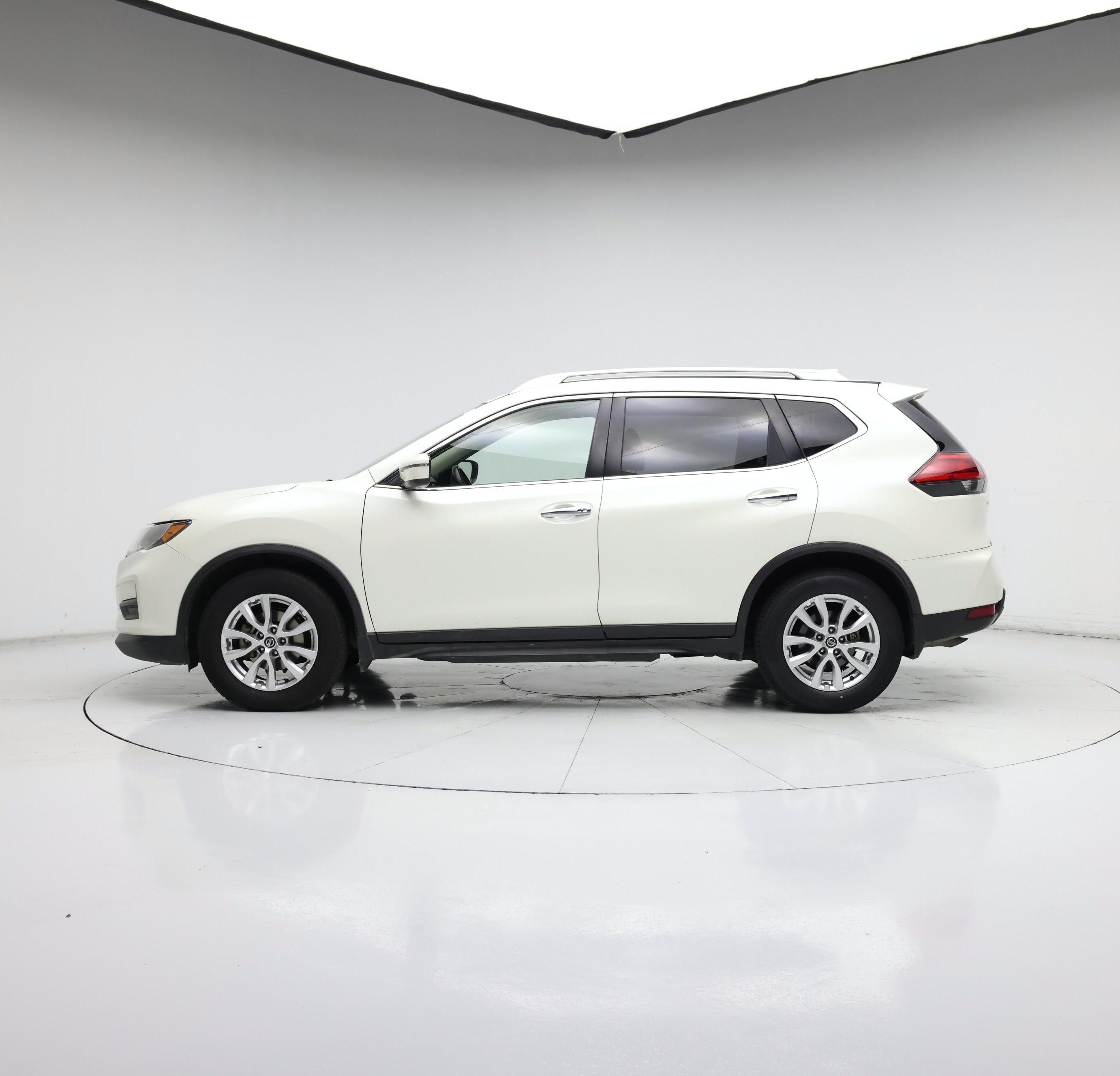 Thumbnail: 2017 Nissan Rogue - 3