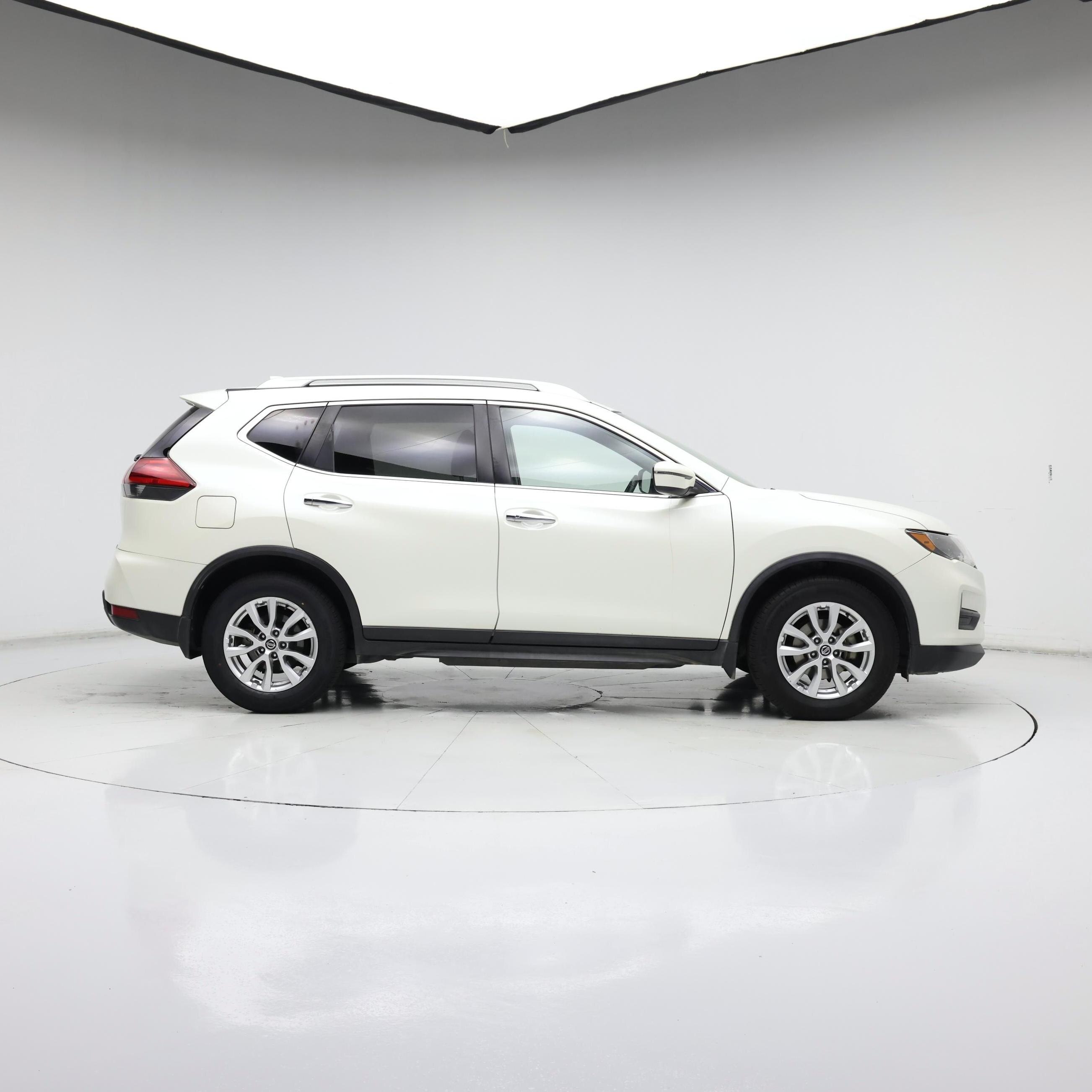 Thumbnail: 2017 Nissan Rogue - 7
