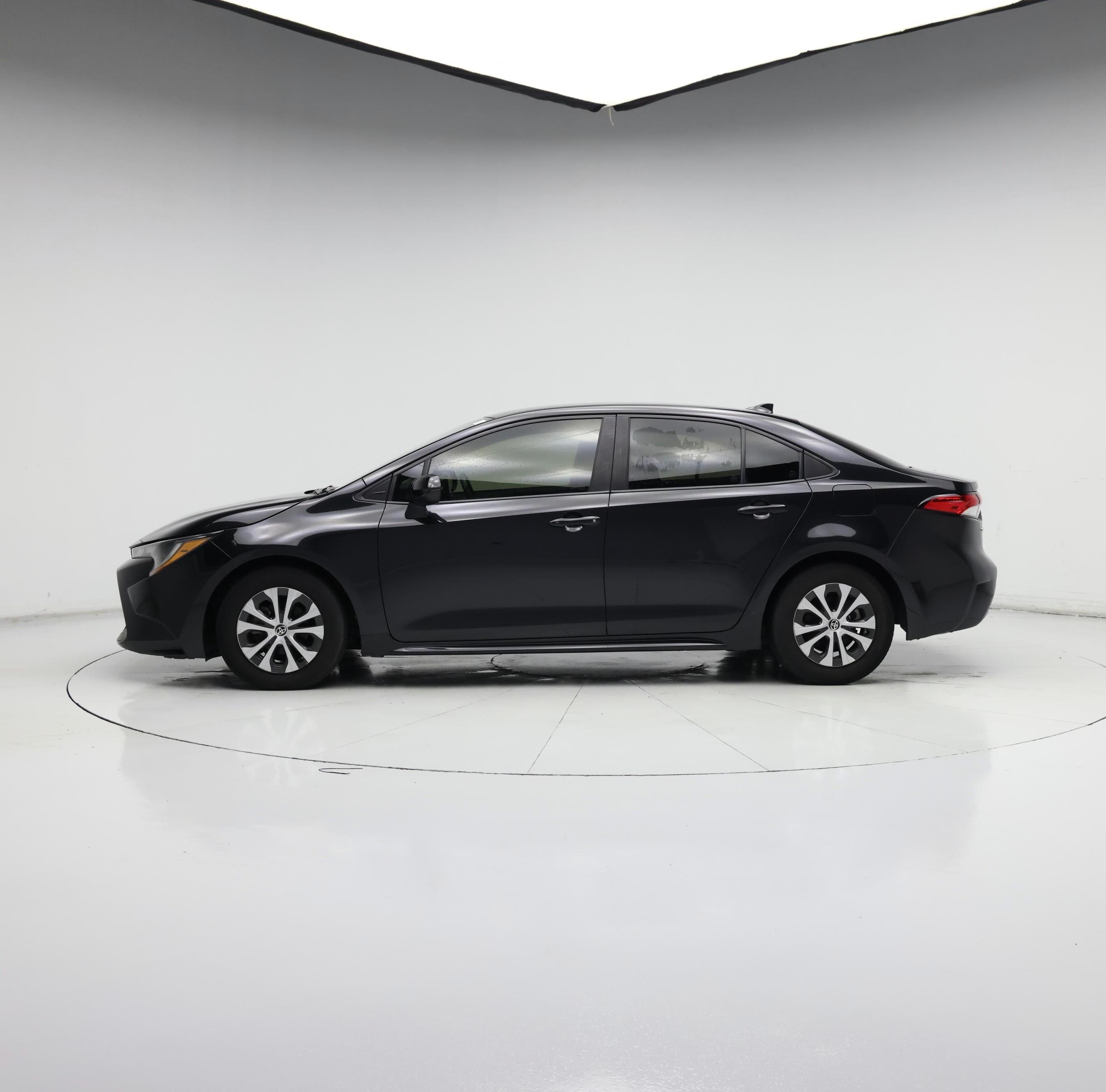 Thumbnail: 2022 Toyota Corolla - 3