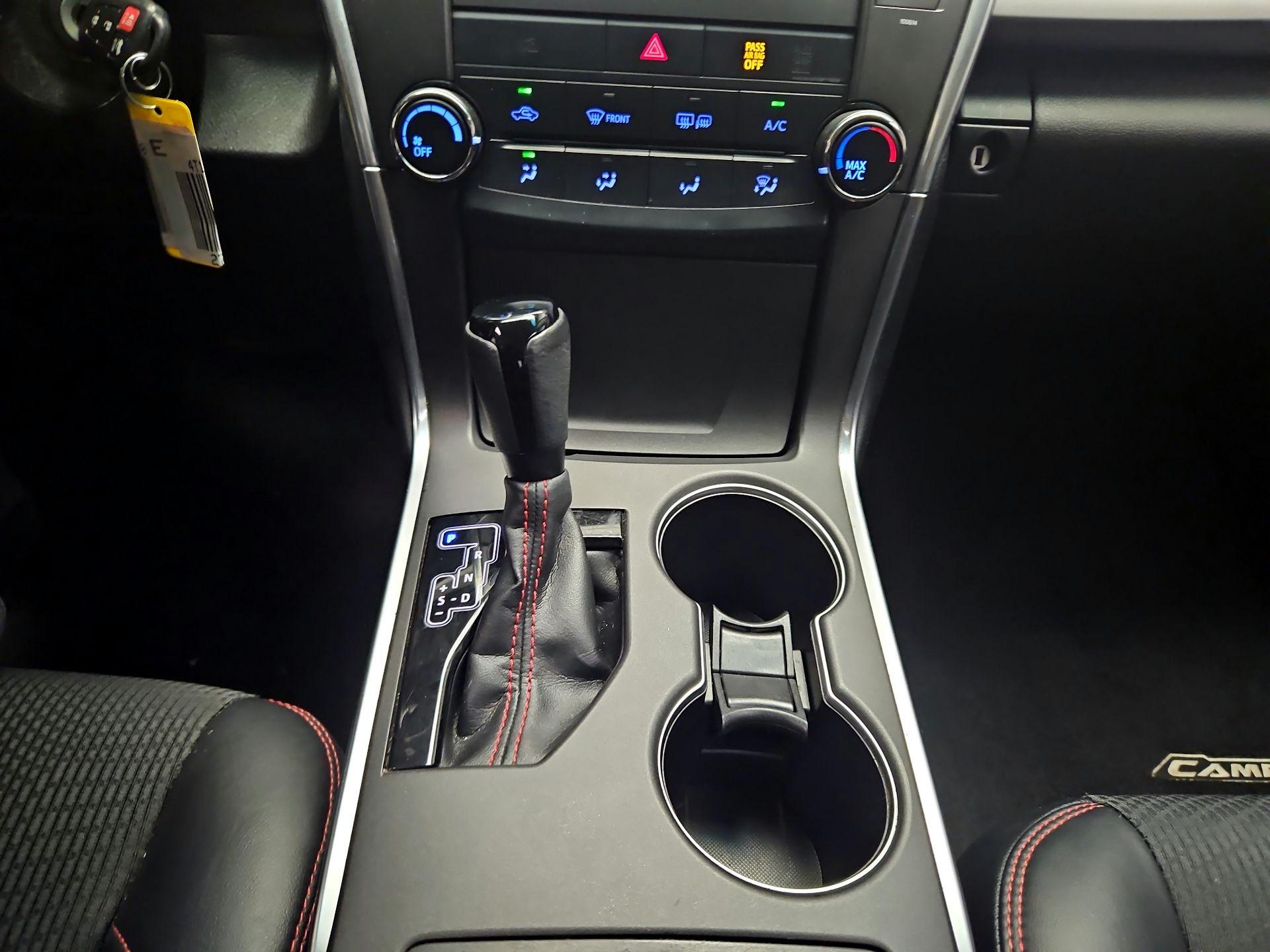 Thumbnail: 2017 Toyota Camry - 16