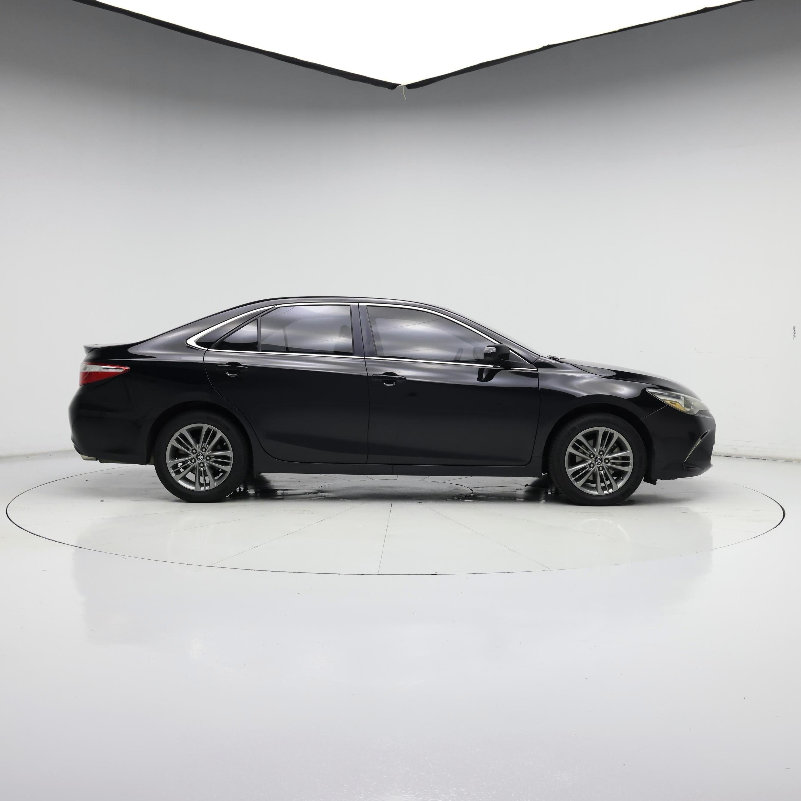 Thumbnail: 2017 Toyota Camry - 7