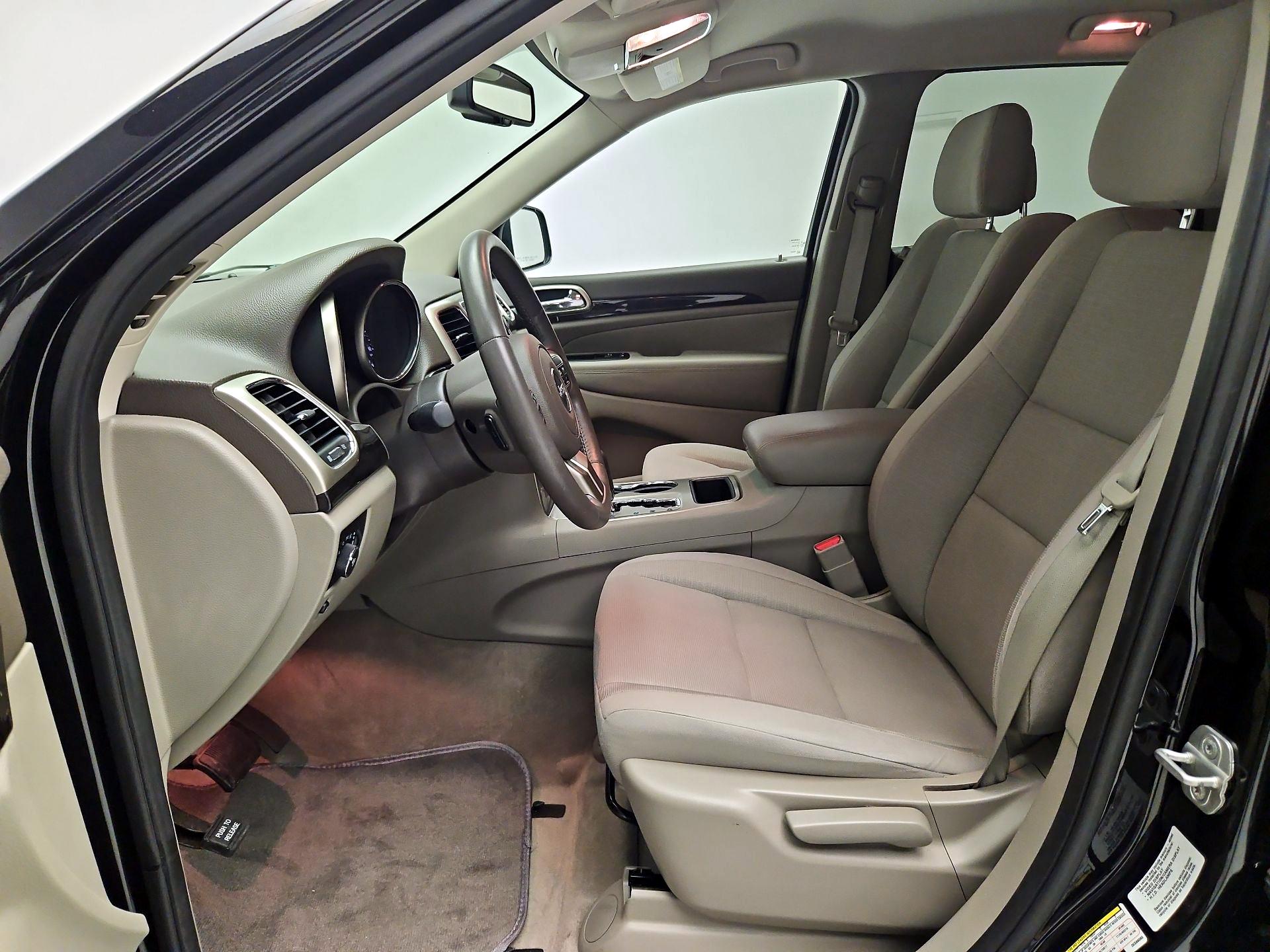 Thumbnail: 2013 Jeep Grand Cherokee - 11