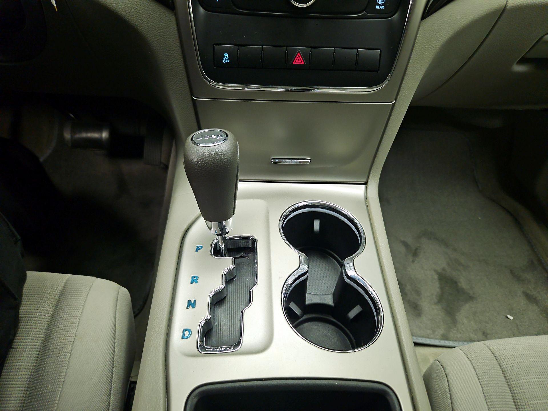 Thumbnail: 2013 Jeep Grand Cherokee - 15