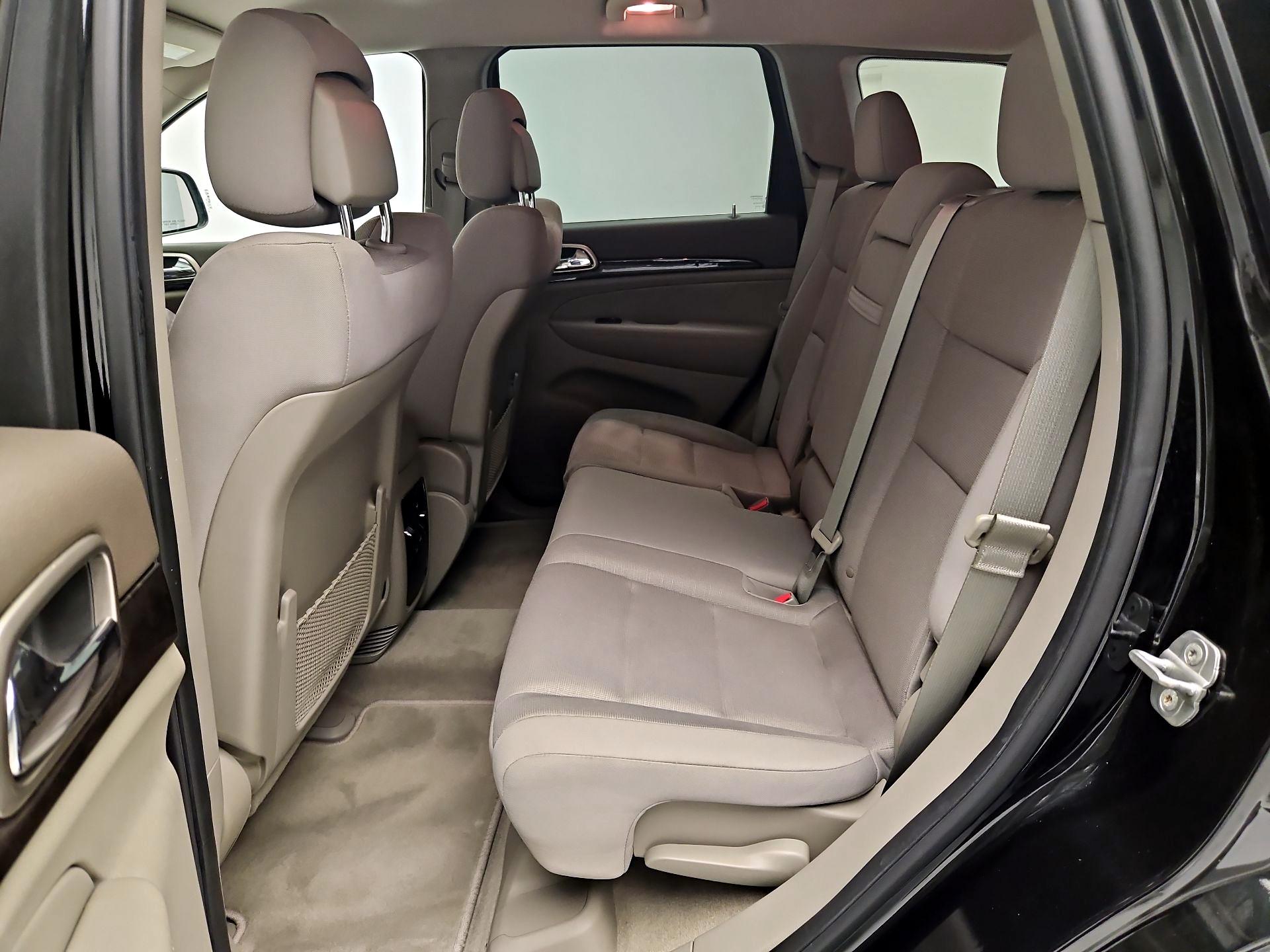 Thumbnail: 2013 Jeep Grand Cherokee - 16