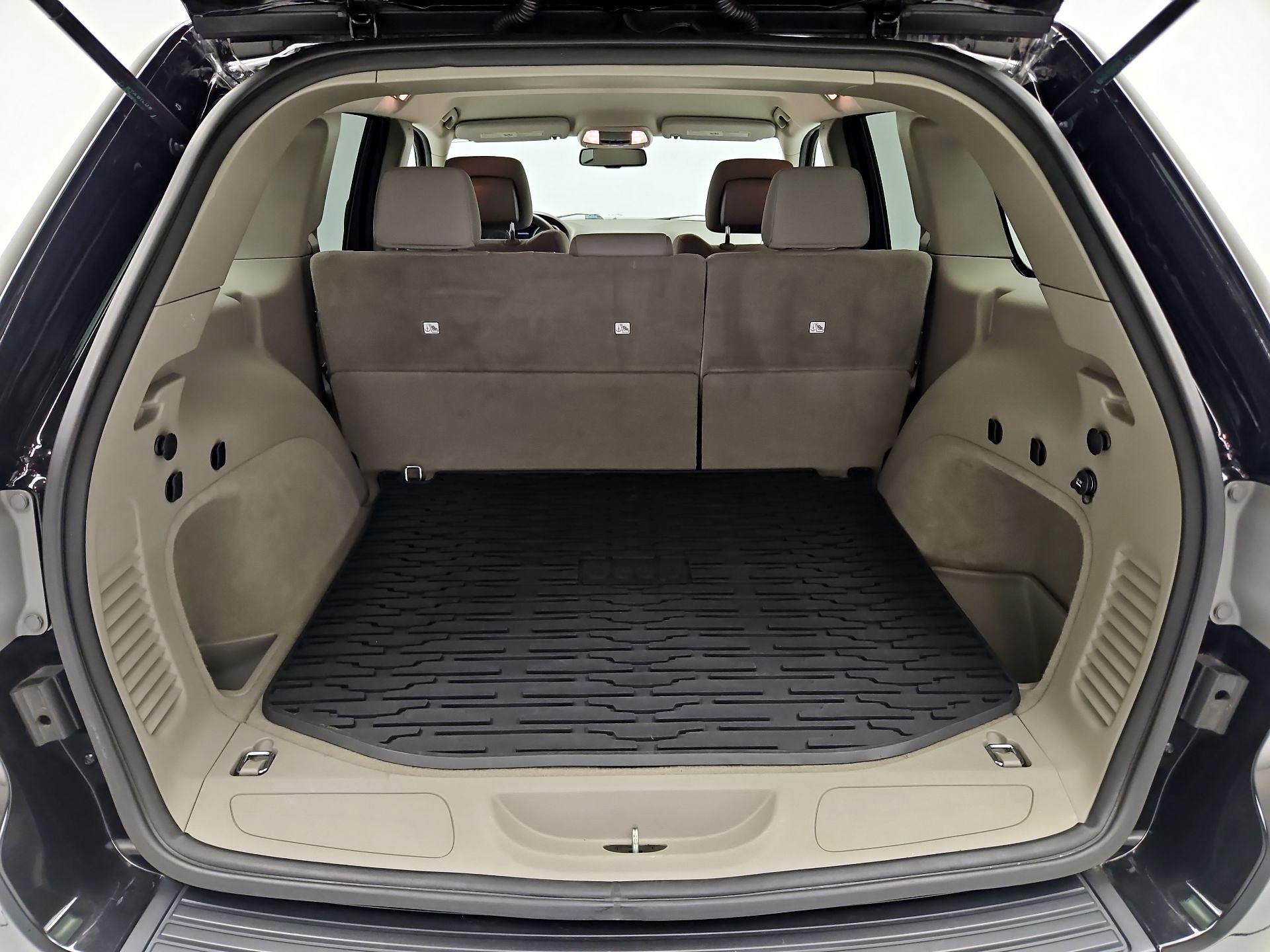 Thumbnail: 2013 Jeep Grand Cherokee - 17