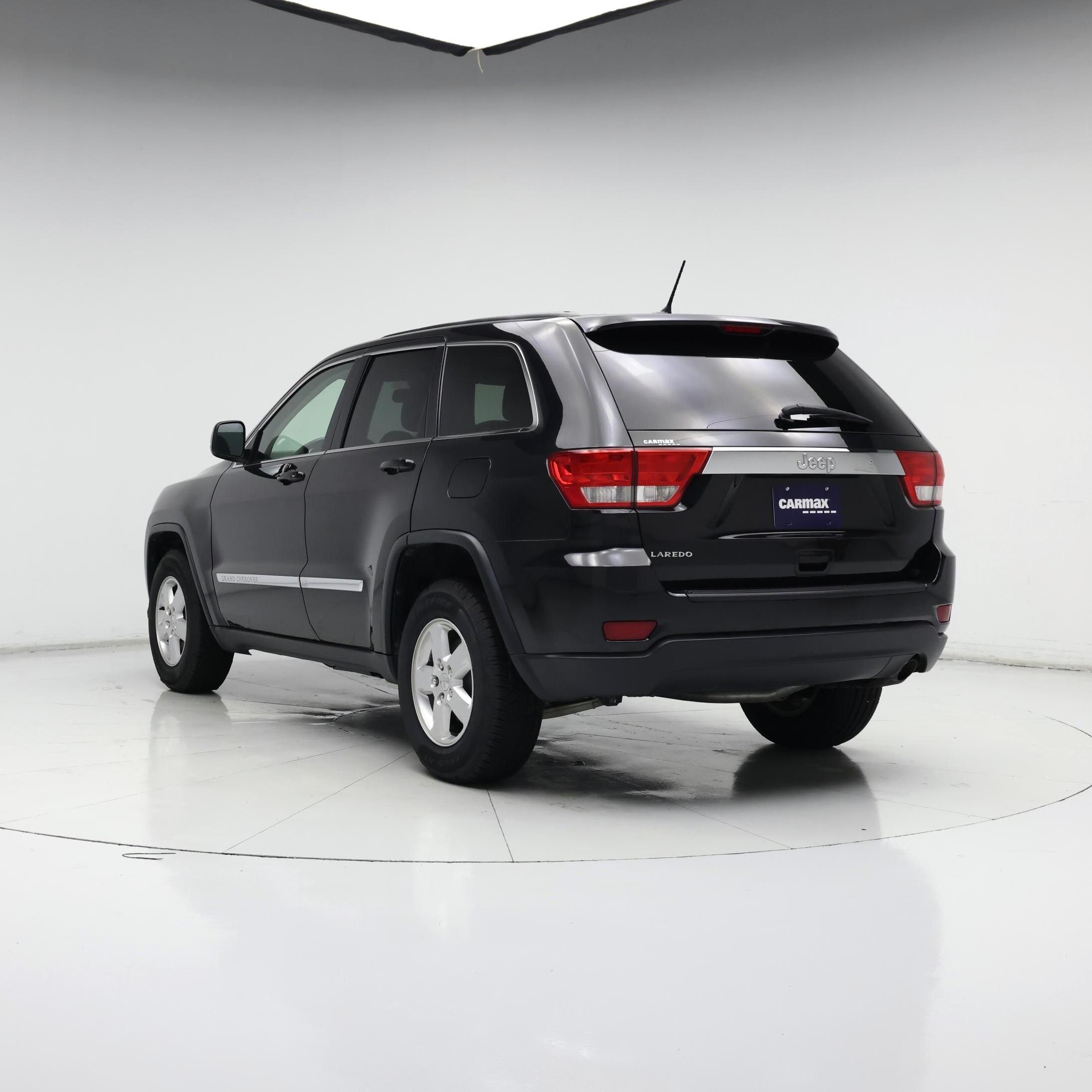 Thumbnail: 2013 Jeep Grand Cherokee - 2