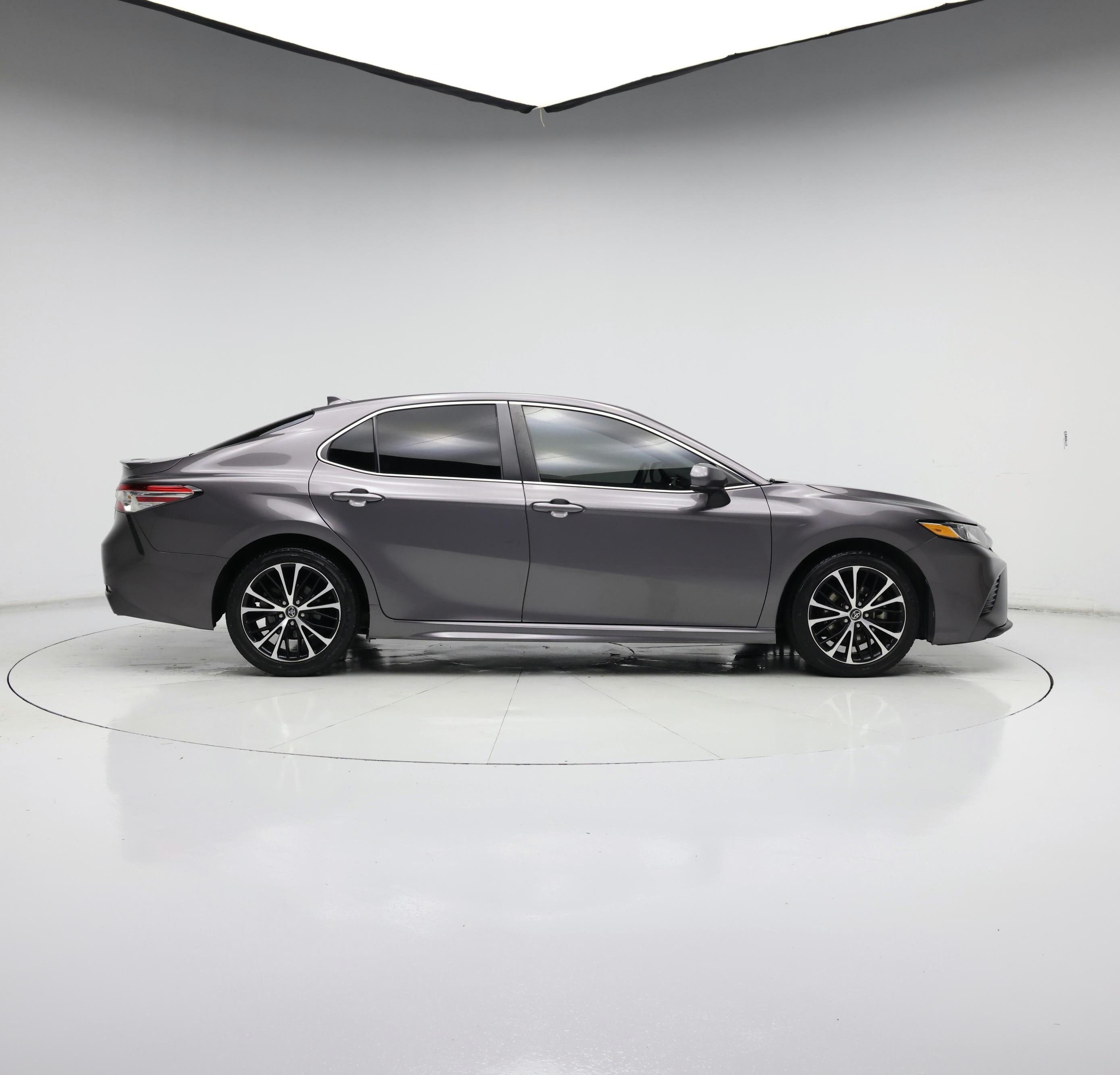 Thumbnail: 2020 Toyota Camry - 7