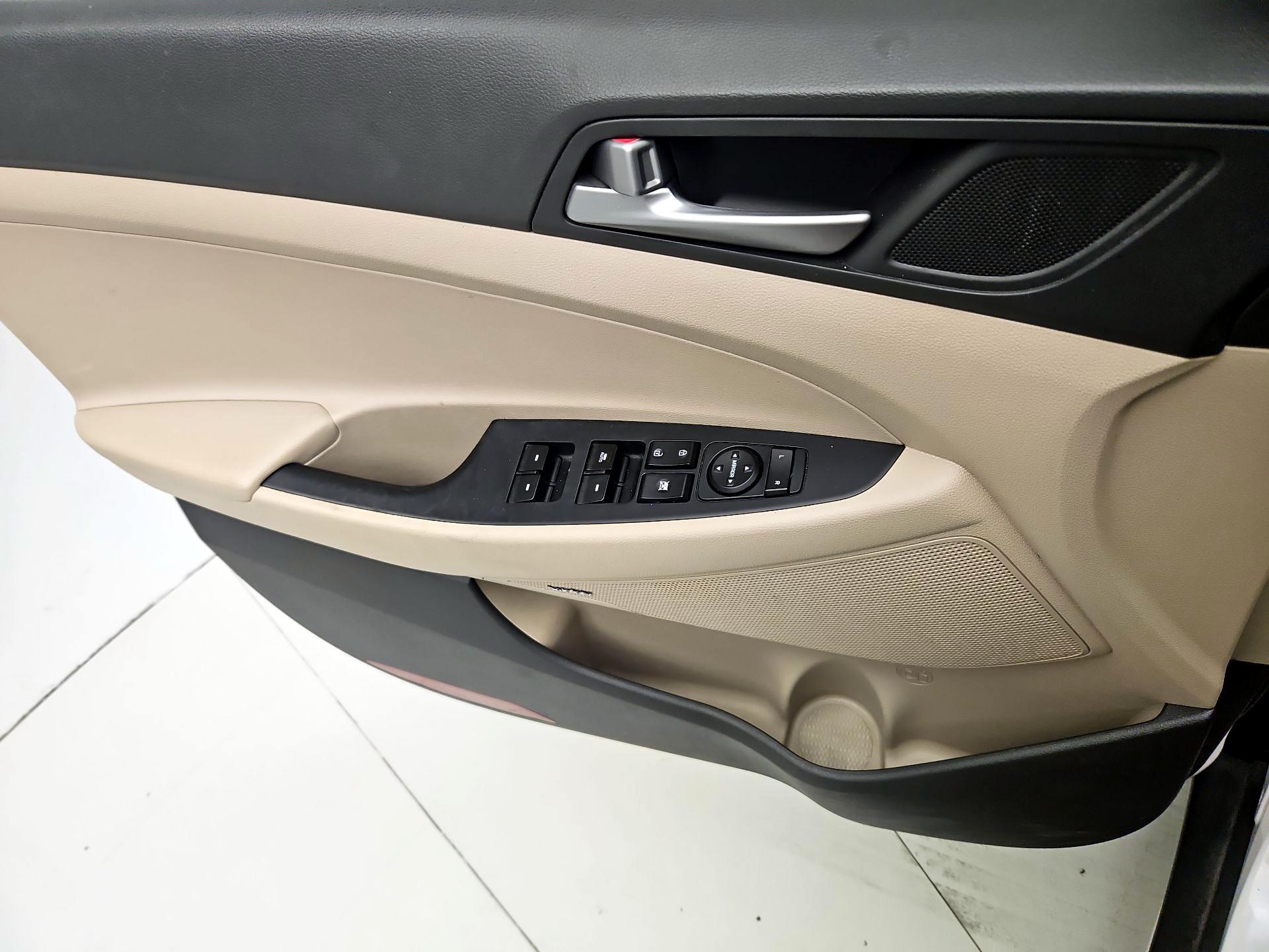 Thumbnail: 2017 Hyundai Tucson - 12